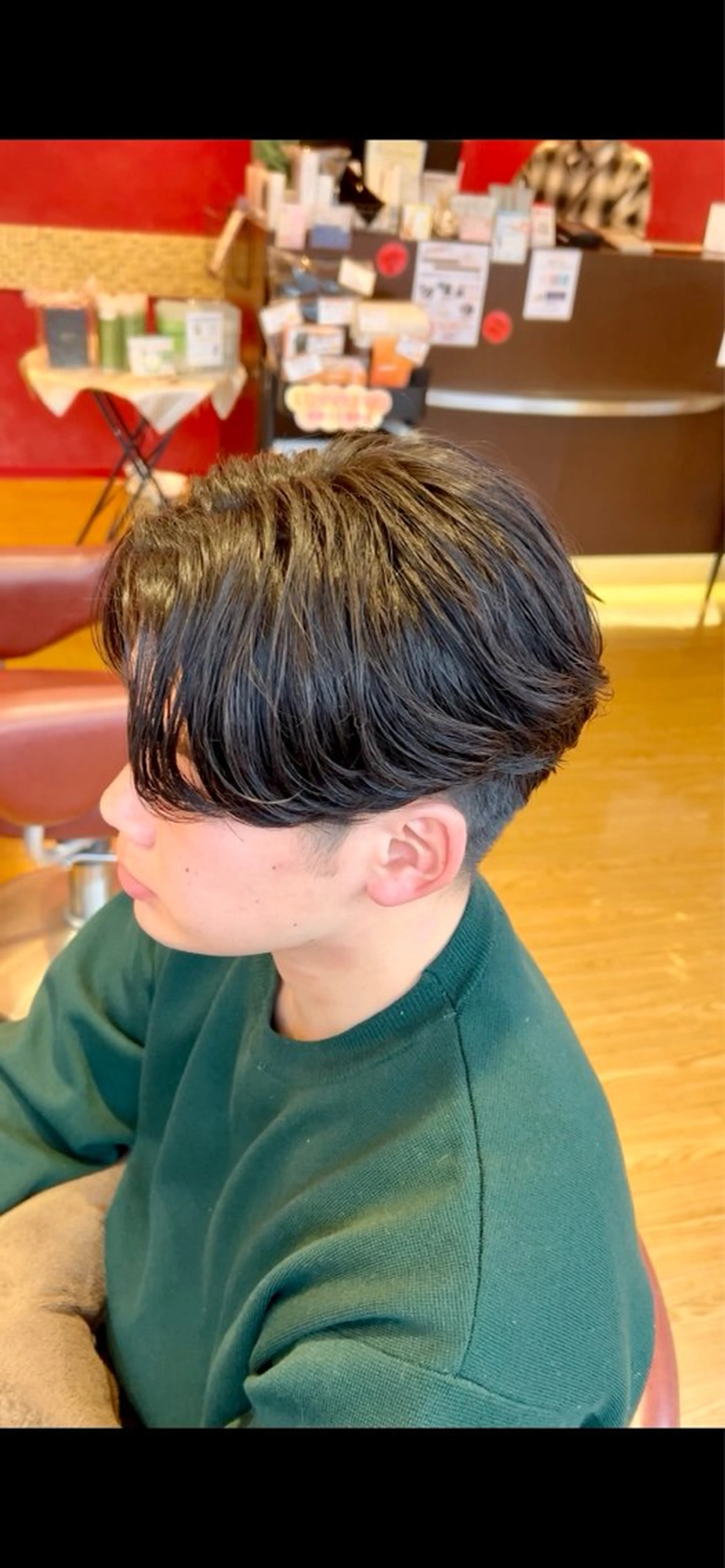 メンズ センターパート カット レナークイスト かめのヘアスタイル