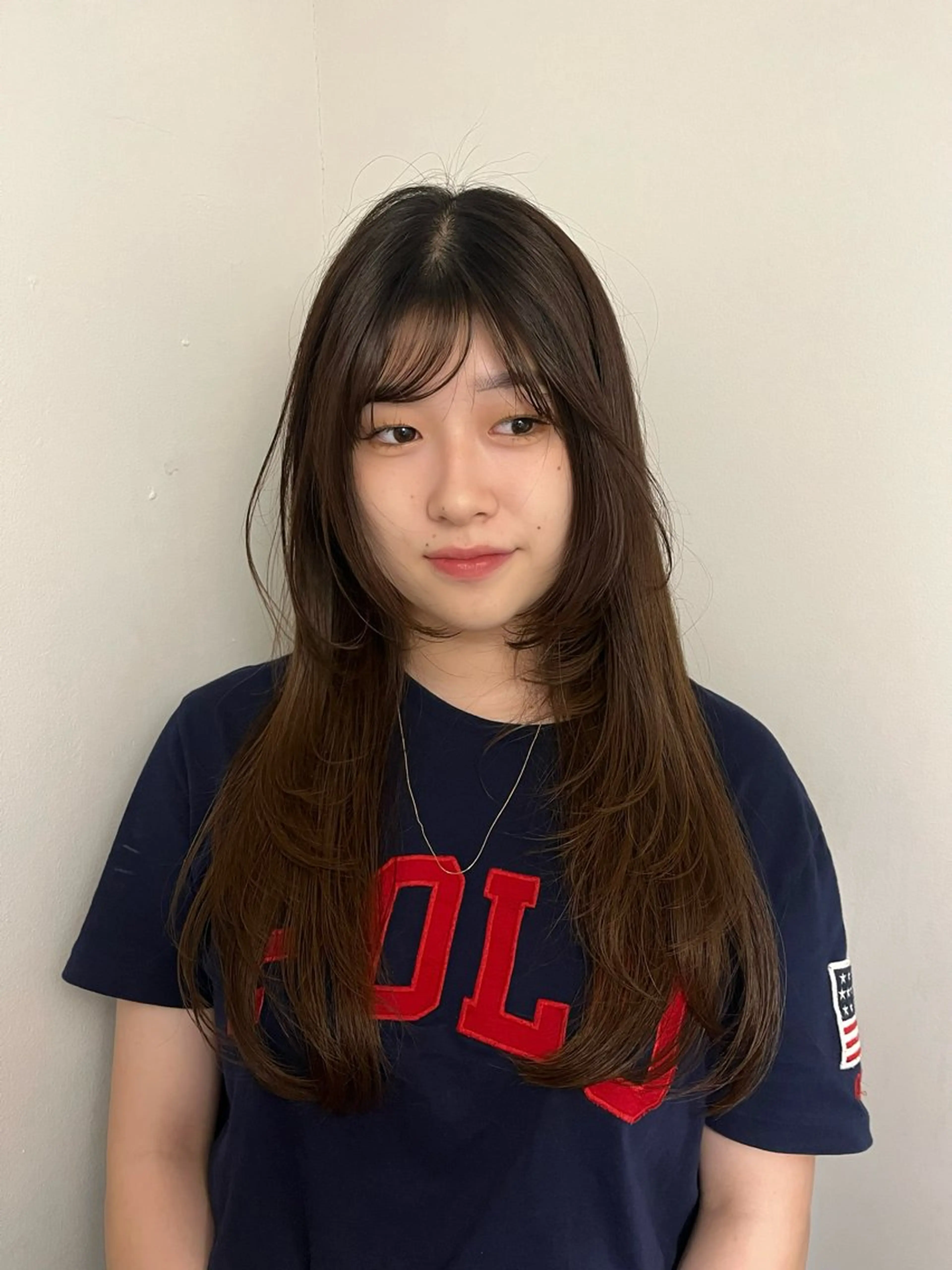 ロング 顔まわりレイヤー レイヤーカット ロング カット ヘアカラー Airi 韓国y2k レイヤーカットのヘアスタイル