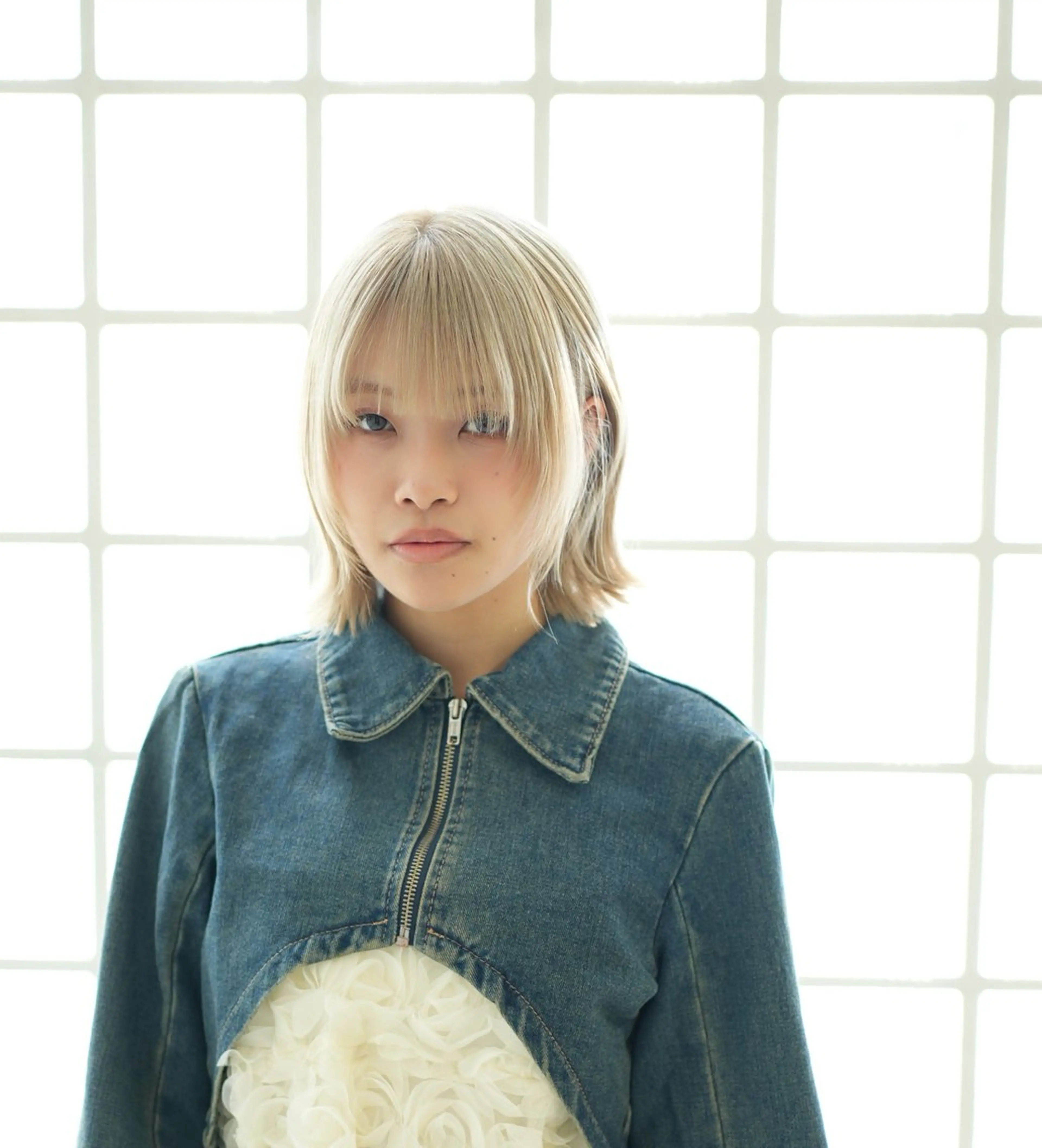 ミディアム 顔まわりレイヤー 顔周りカット レイヤーカット 小顔カット メンズカット／パーマ 牛尾丈のヘアスタイル