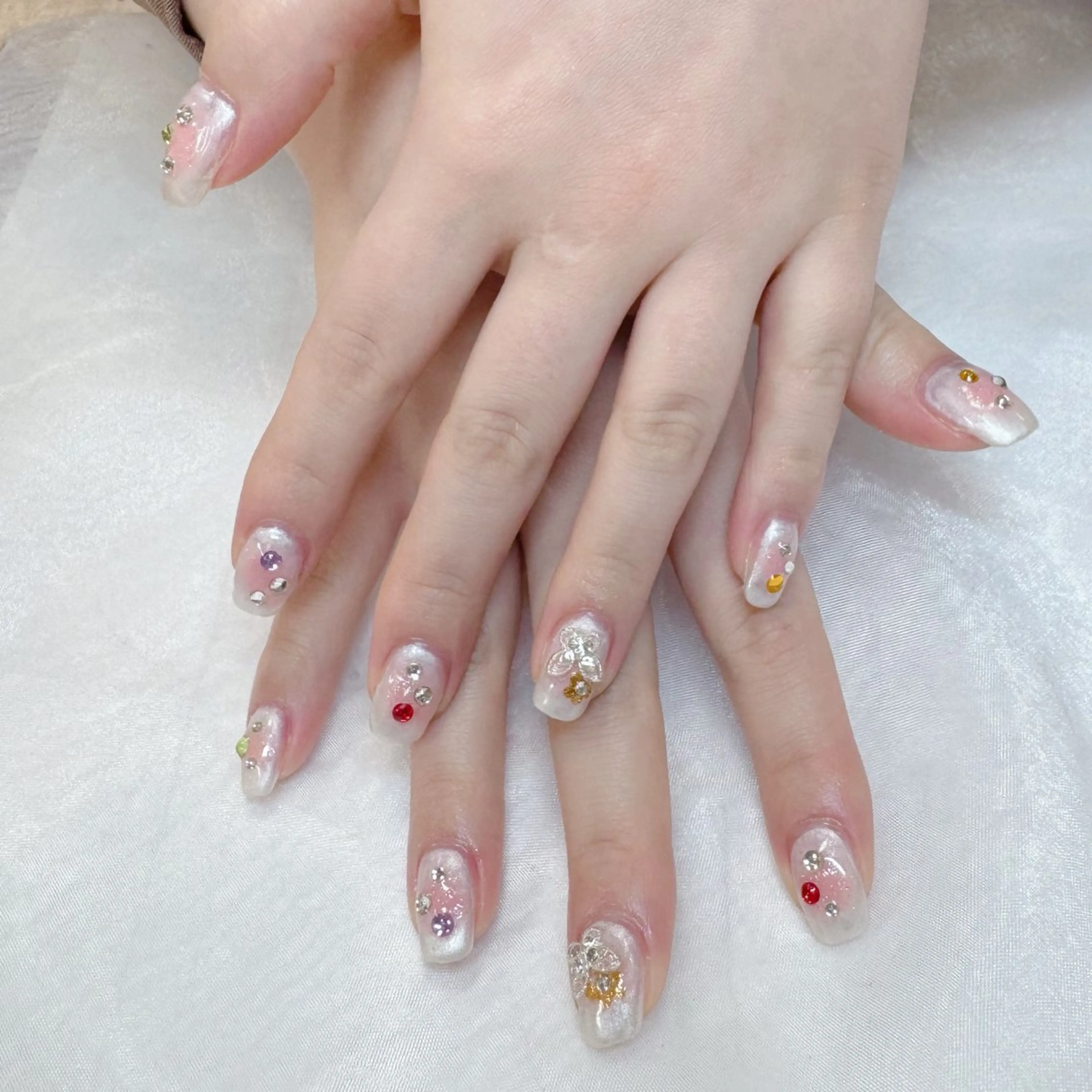 ネイル チークネイル キラキラネイル maruyasu. yのネイルデザイン