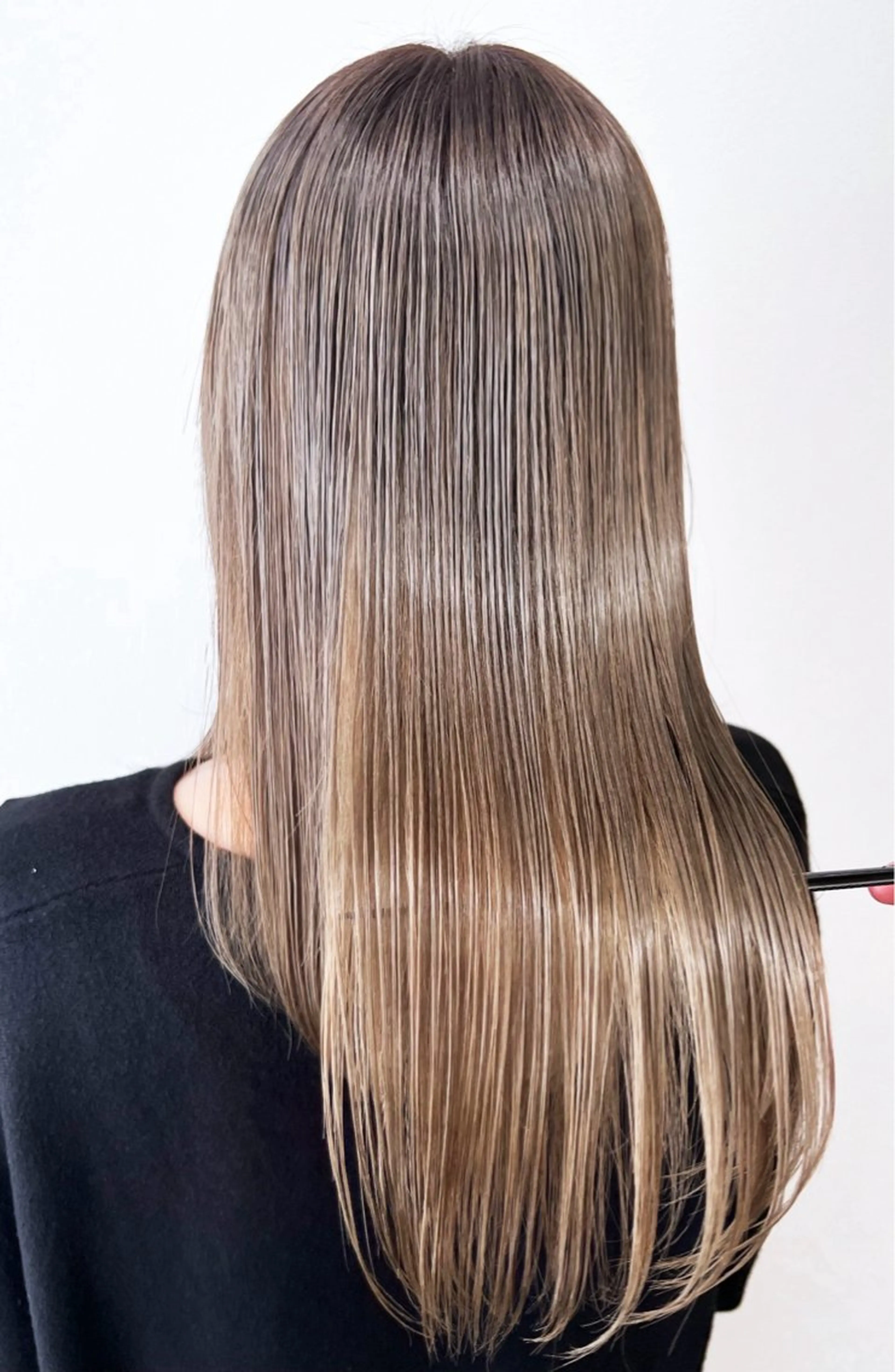 ロング 酸性ストレート 🤍デザインカラー 特化🤍HIROのヘアスタイル