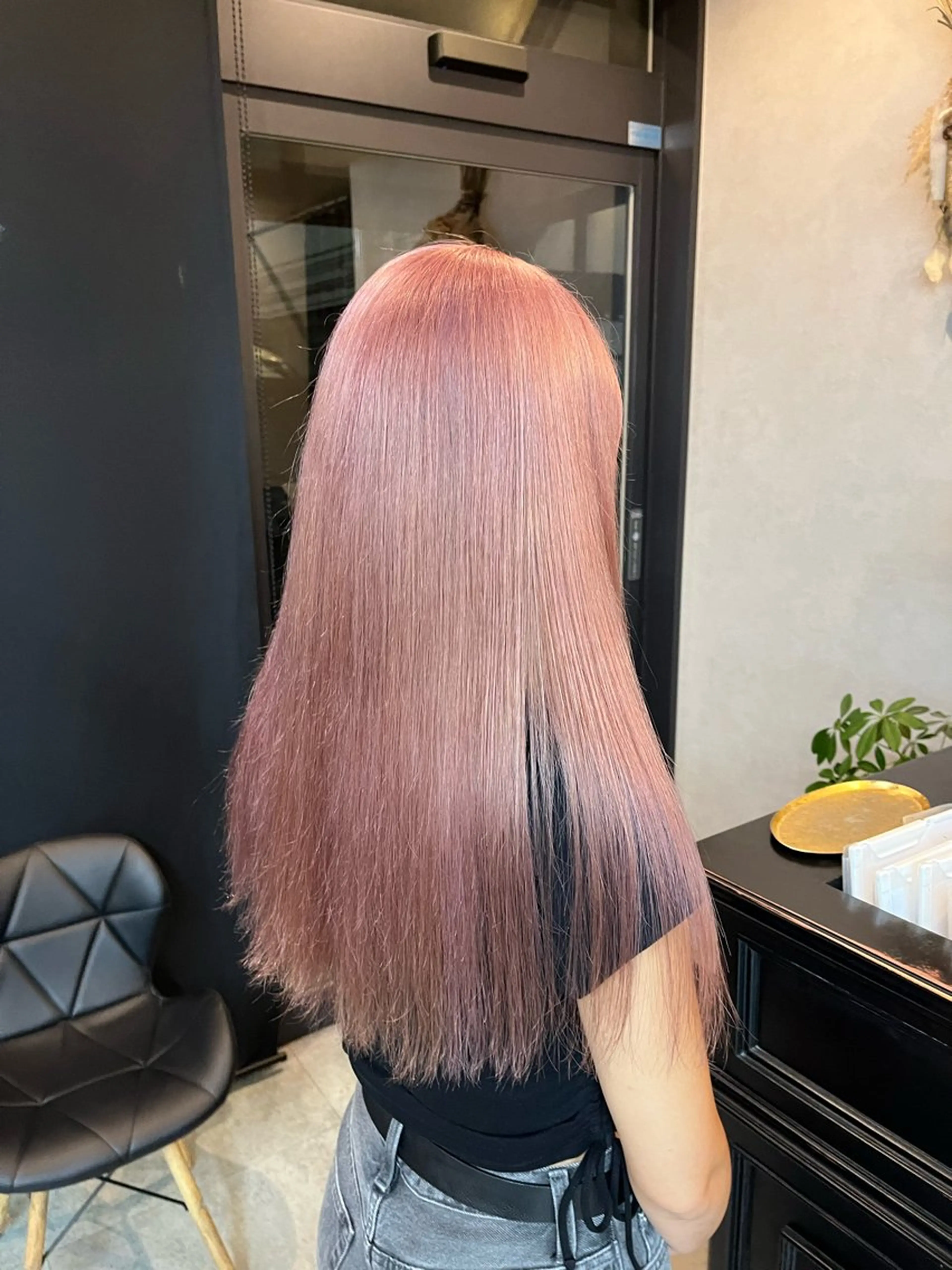 カラー 前田 美里のヘアスタイル