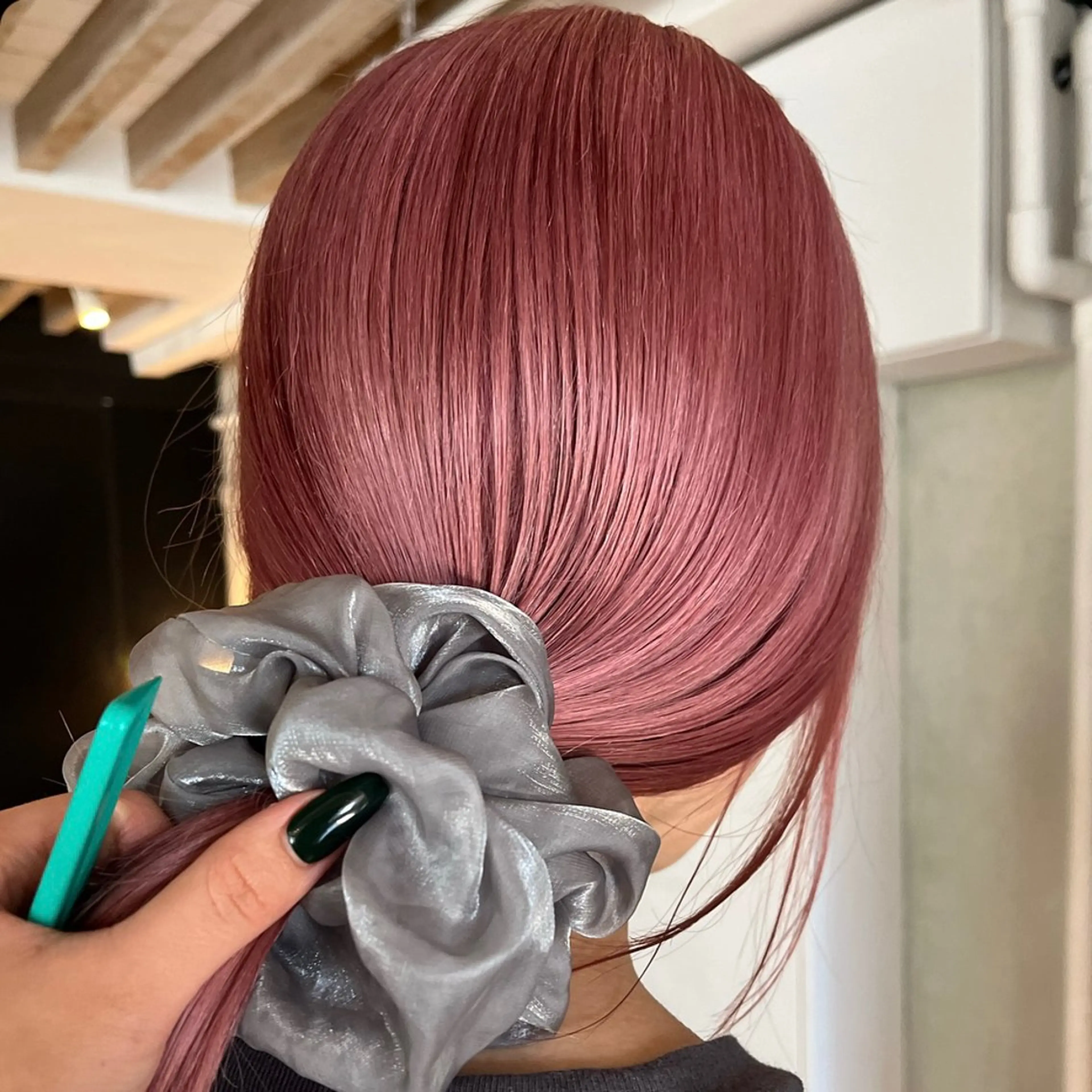 ロング カラー ブリーチ ピンクカラー ボブハイトーン🦖 デザインMAMIのヘアスタイル