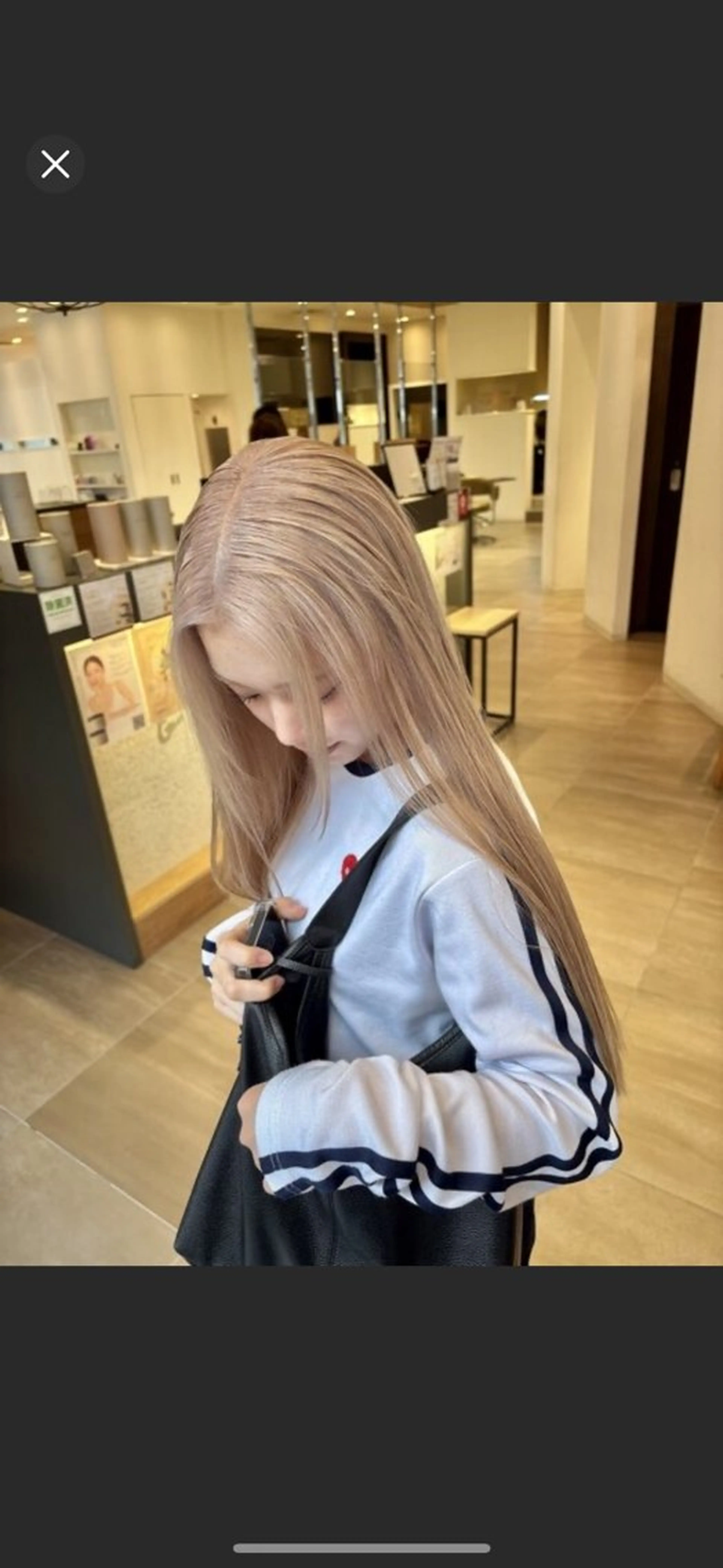 ロング カラー 岩岡 つなみのヘアスタイル