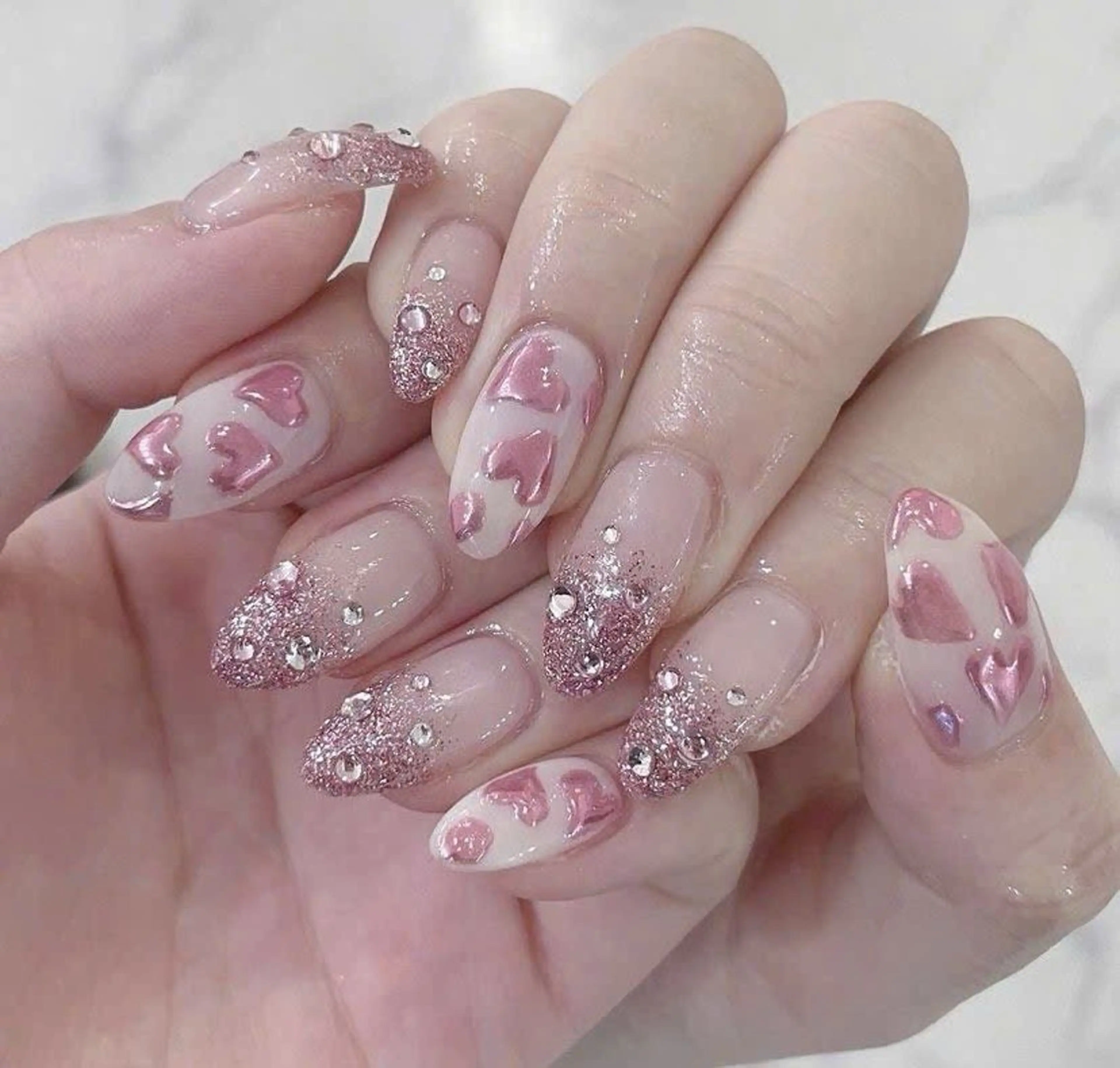 ネイル アートネイル ストーンネイル Lyna 池袋のネイルデザイン