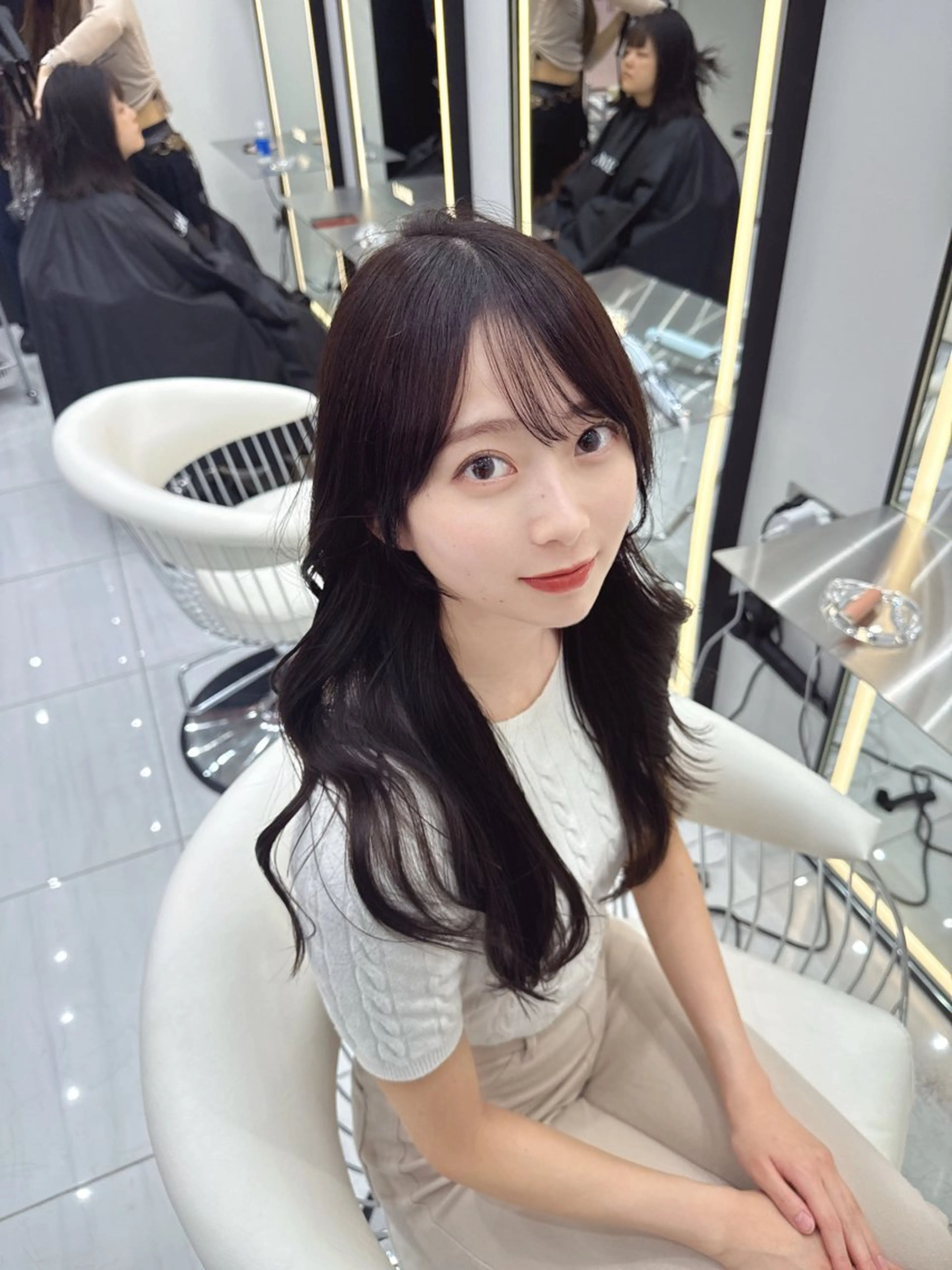 期間限定❣️〖コテ巻き仕上げ無料!〗艶感ワンカラー➕2ステップトリートメント【ロング料金無し/新宿/韓国⠀】の写真