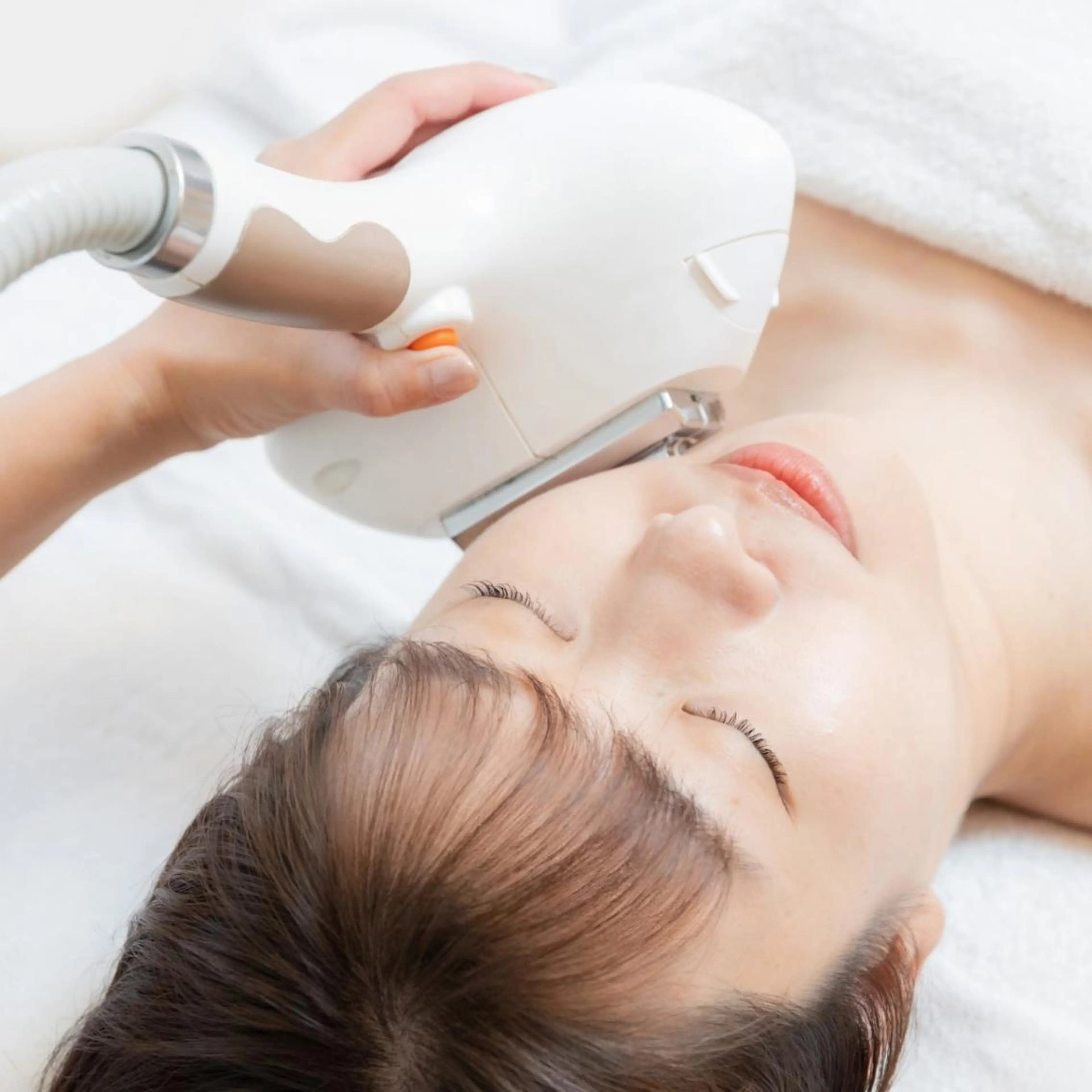 【ちゅるりん🥚たまご肌コース✨】顔脱毛+ウォーターピーリング+美白パック #毛穴洗浄#シェービング　19800円➡の写真