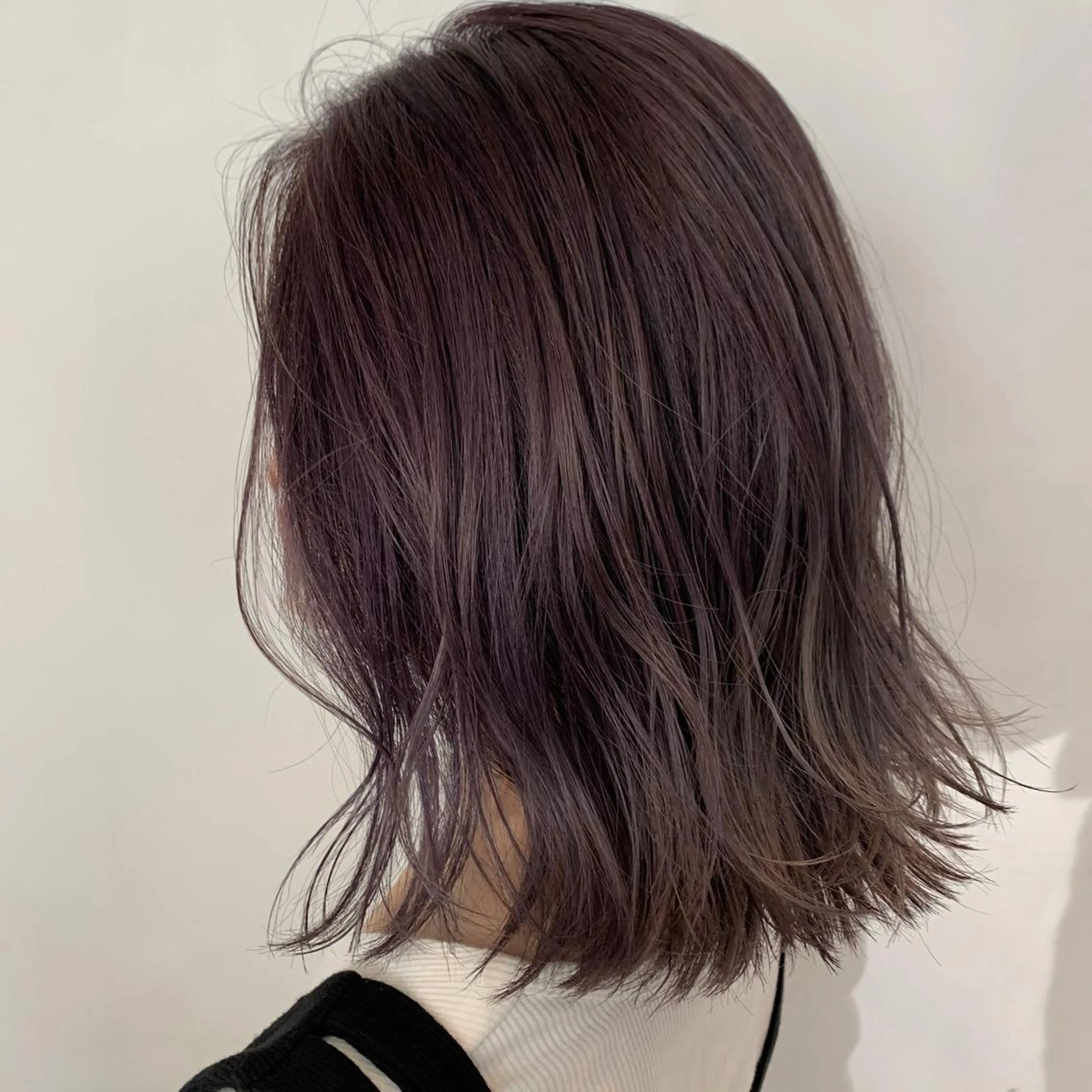 ミディアム カラー 顔周り/暗髪カラー /アベ マホのヘアスタイル