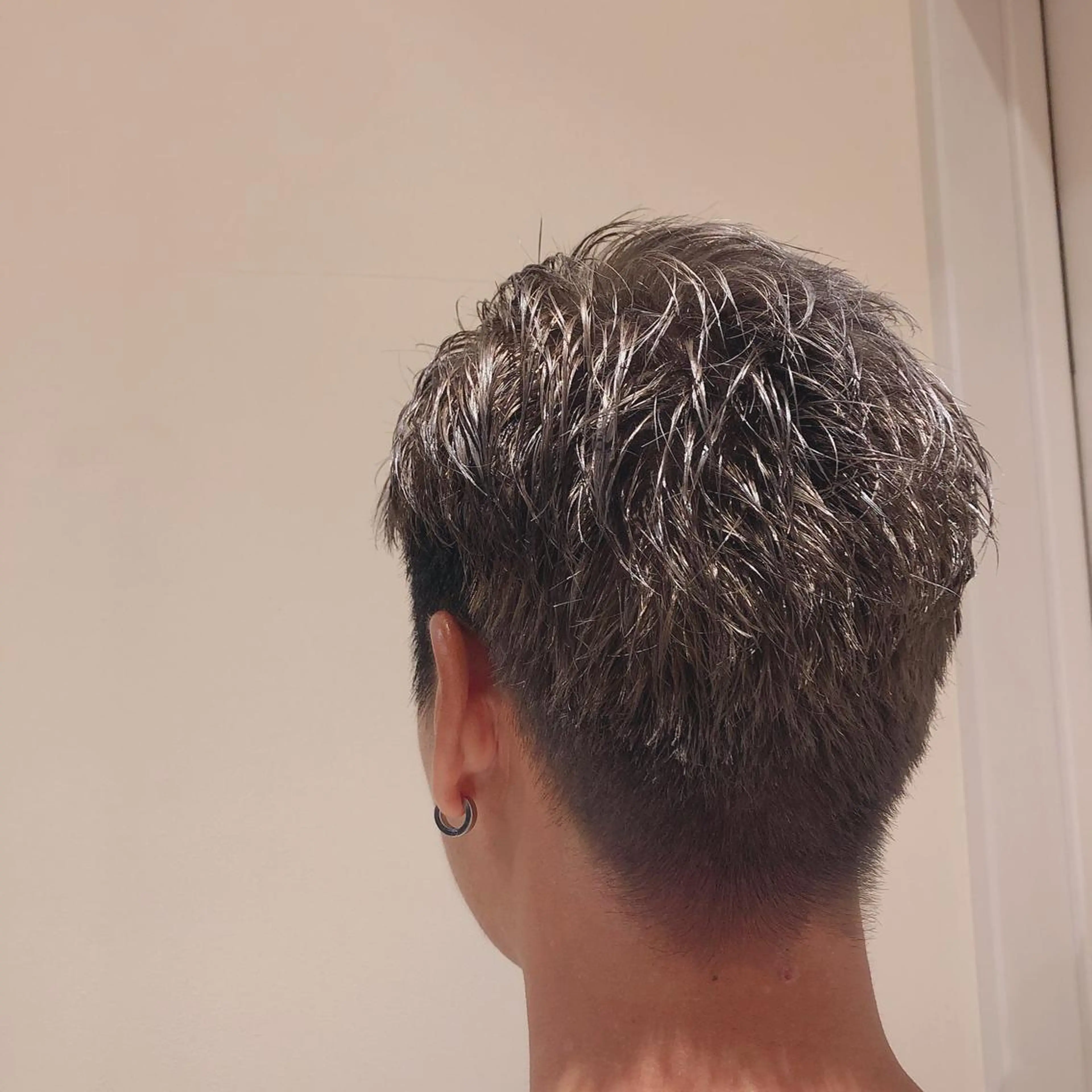 カラー PELE WAKAのヘアスタイル