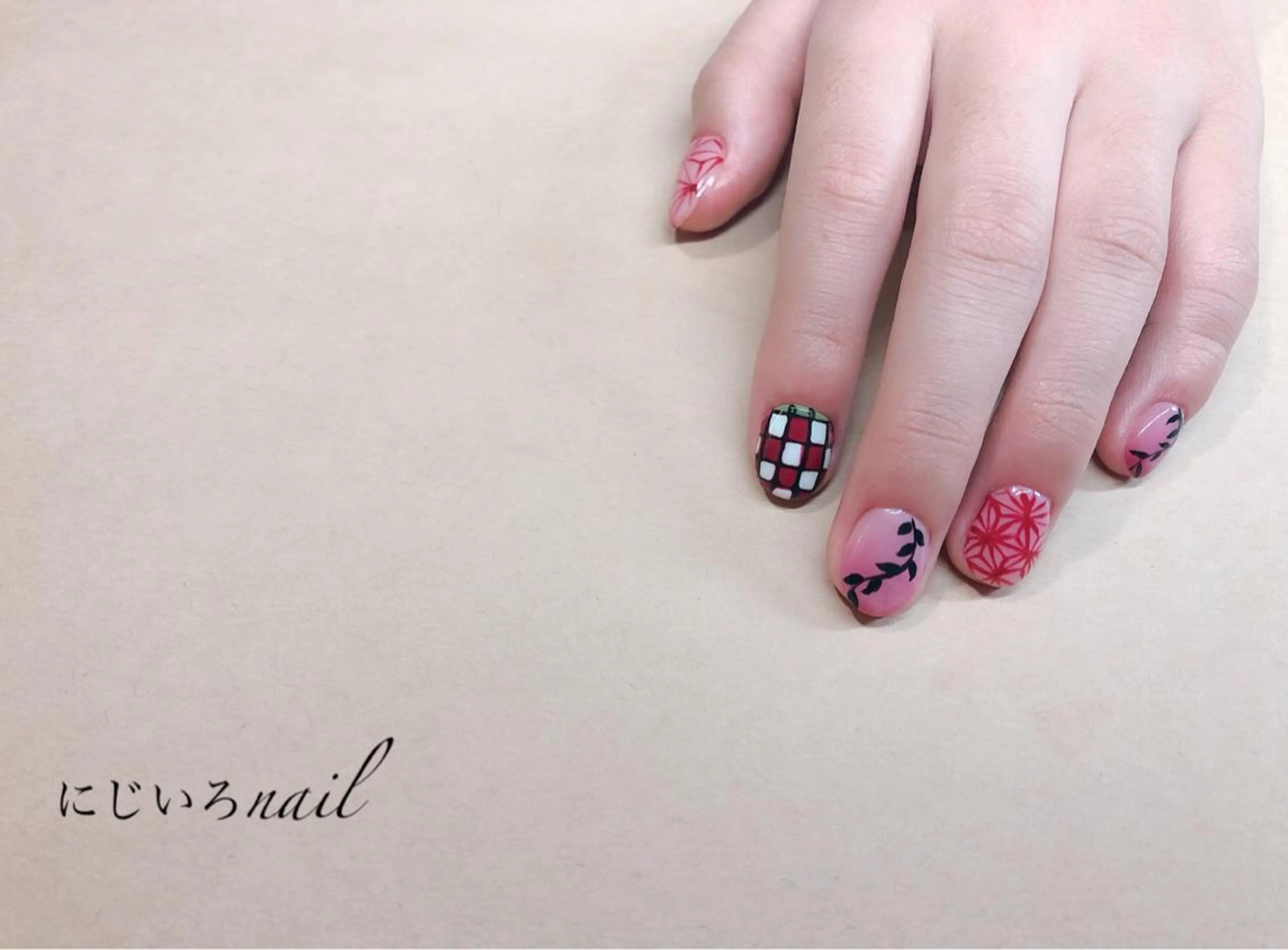 ネイル にじいろ nailのネイルデザイン