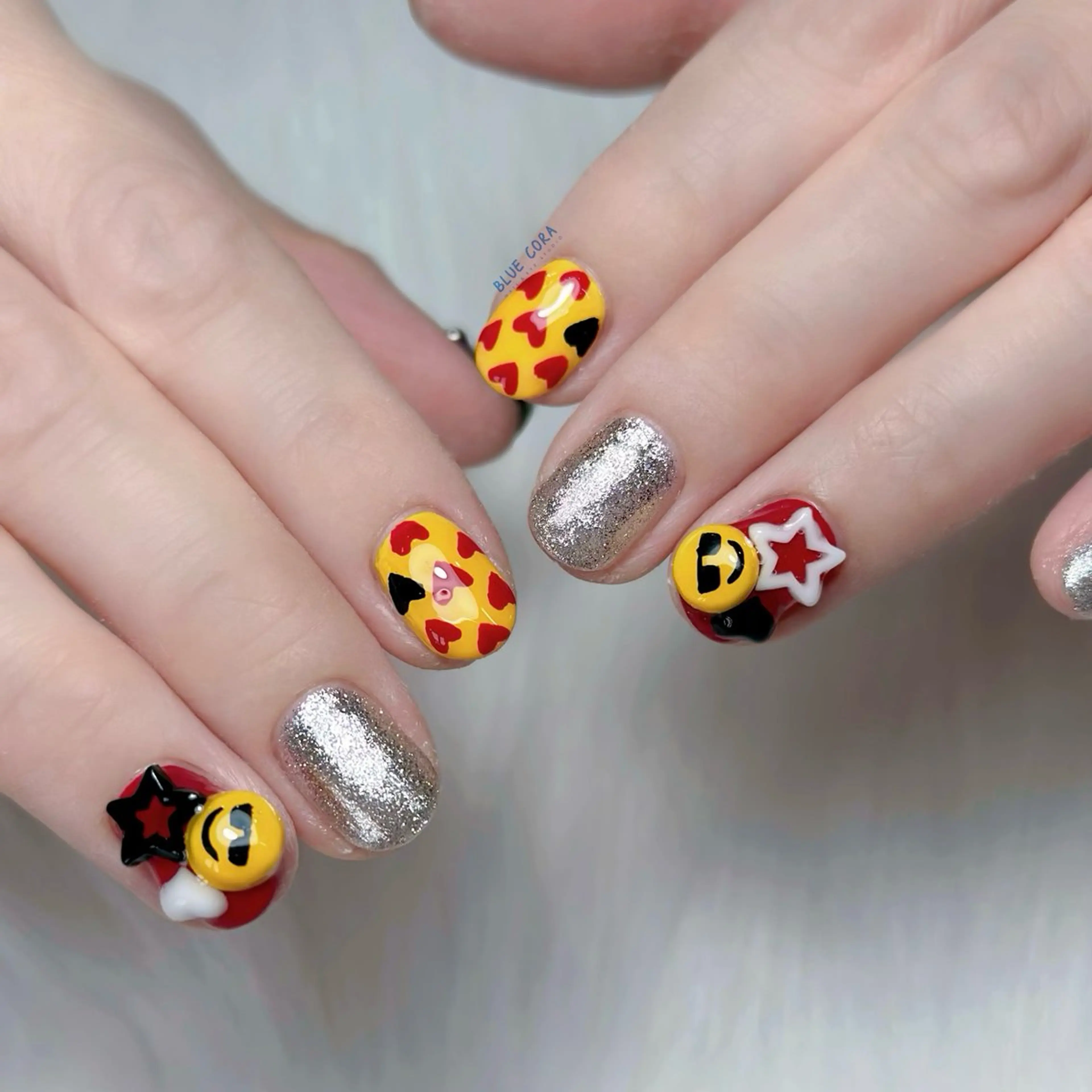 ネイル ハンドネイル ハンドケア BLUE CORA所属・BLUE CORAのネイルデザイン