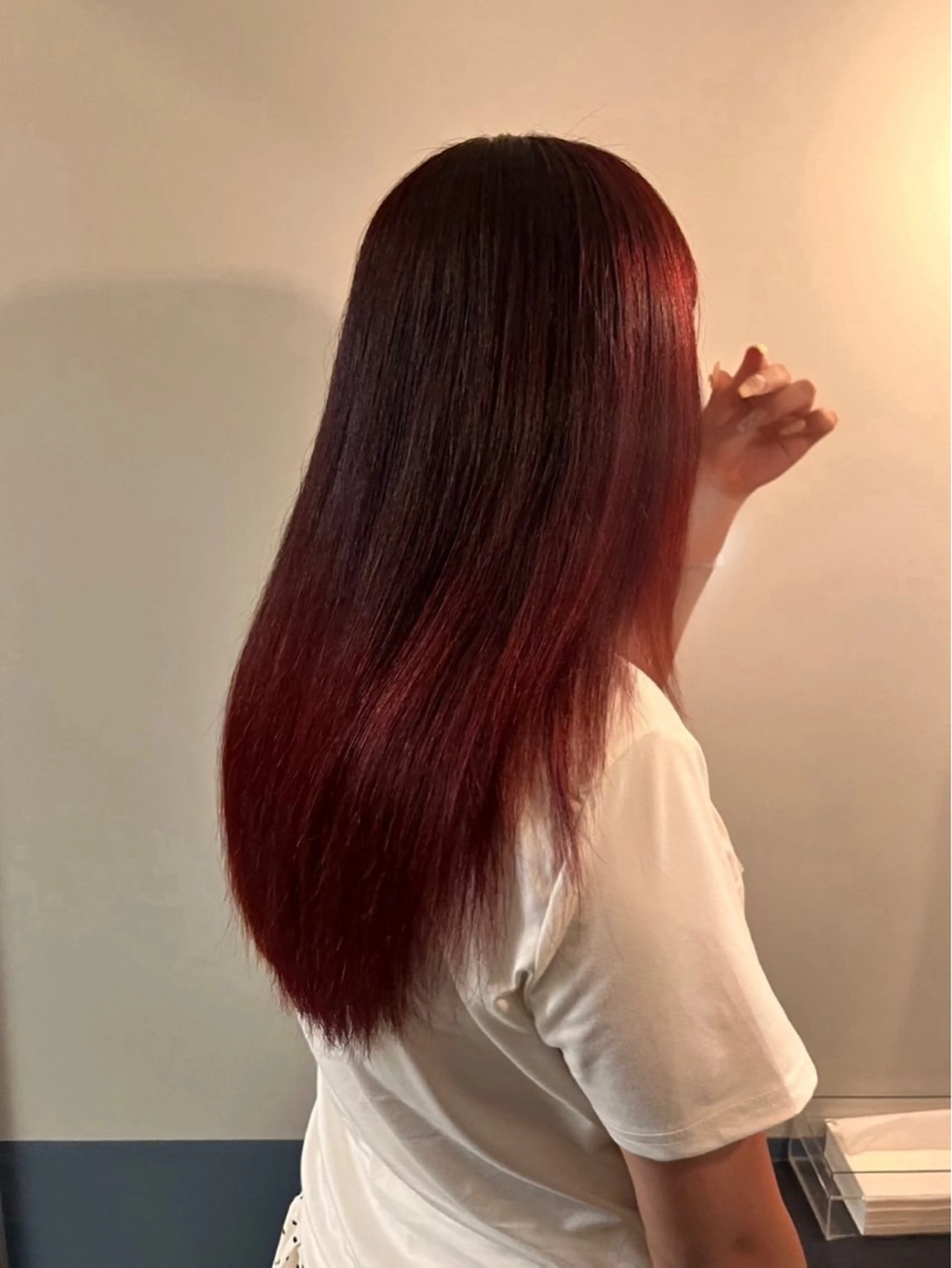 ロング ヘアカラー piilo. 佐田國 友真のヘアスタイル