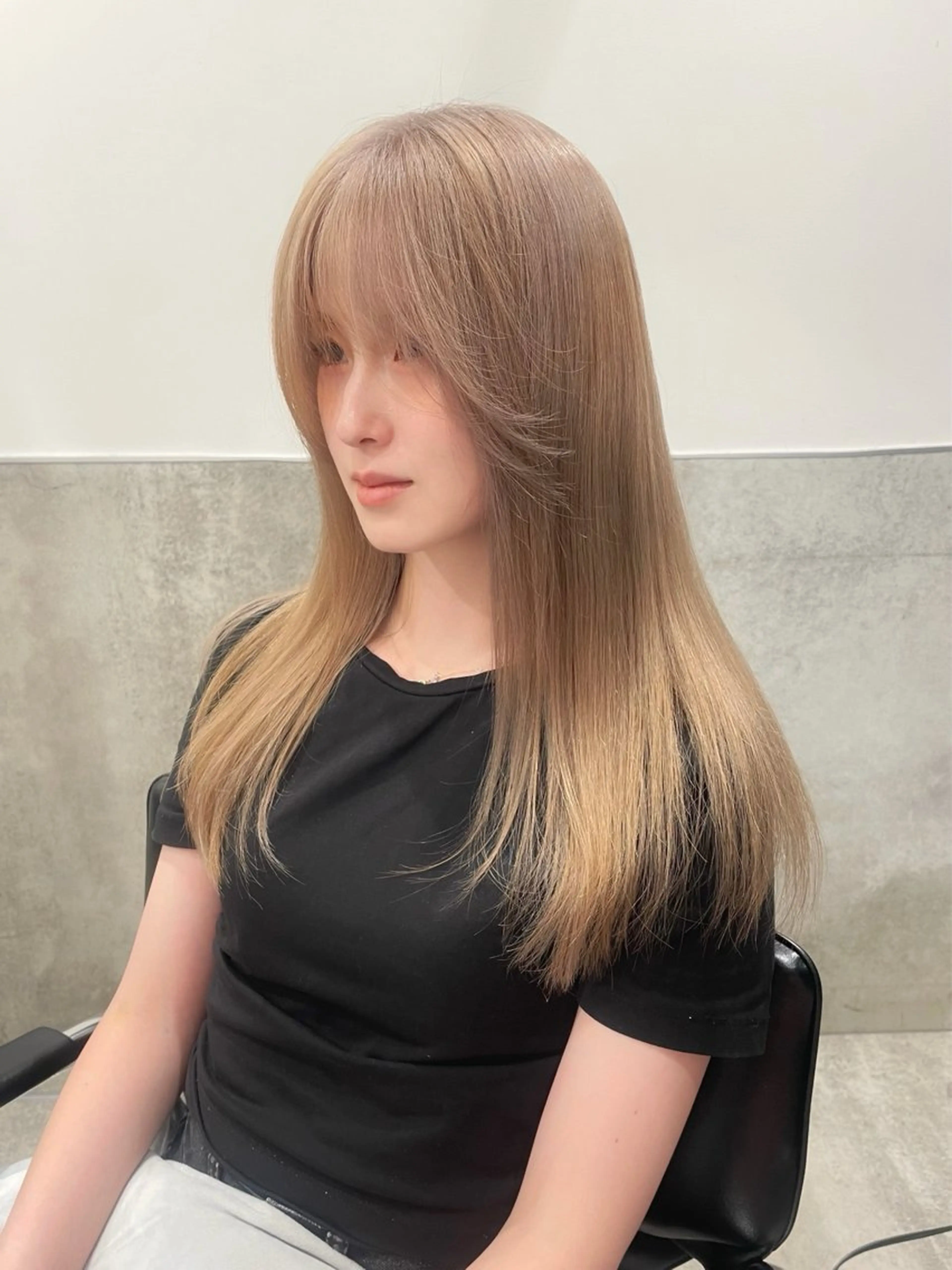 ミディアム カラー ヘアアレンジ ベージュカラー ブリーチ ケアブリーチ ハイトーンカラー ハイトーンベージュ ヘアカラー トリートメント ヘアセット SALOWIN原宿ash店所属・理想のハイトーンへ 🌙サイダサキのヘアスタイル