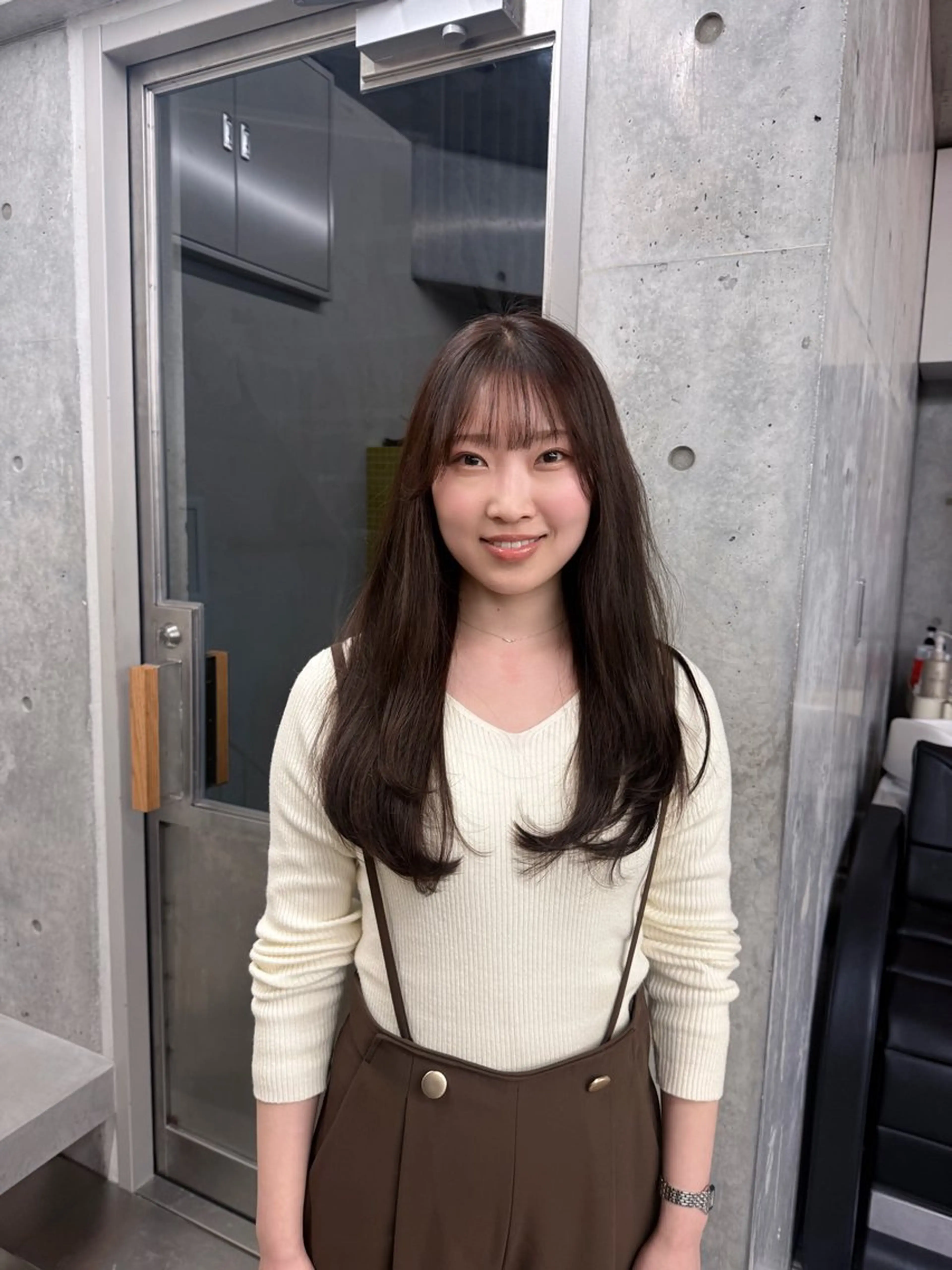 ロング カラー ロングレイヤー アッシュ ベージュカラー ケアカラー 透明感カラー カット ヘアカラー トリートメント レイヤー/梅田/ HIKARU🍀のヘアスタイル