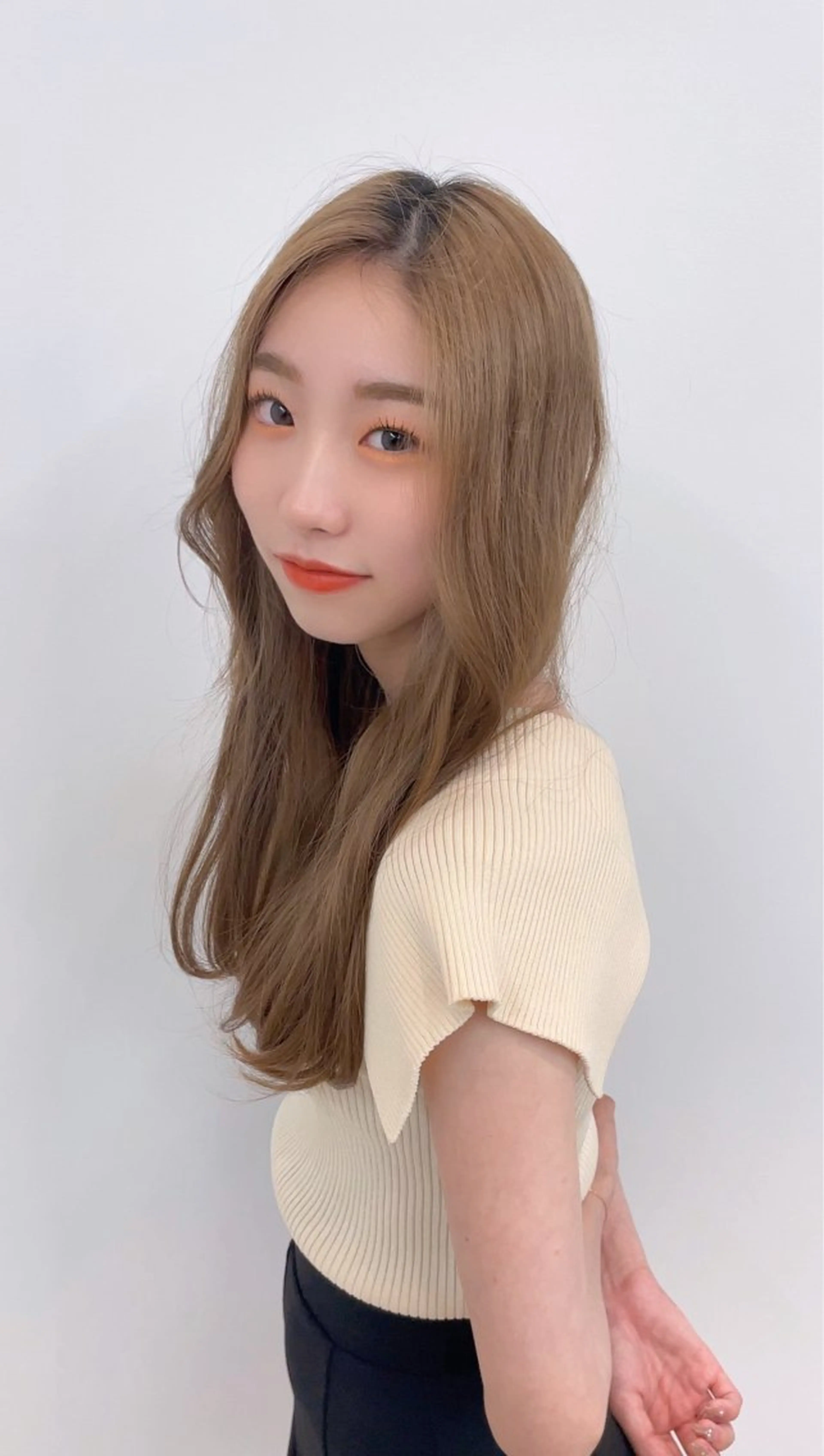 ロング くびれヘア 韓国風ヘア レイヤーカット ロング 小顔カット 似合わせカットが 得意な美容師のヘアスタイル