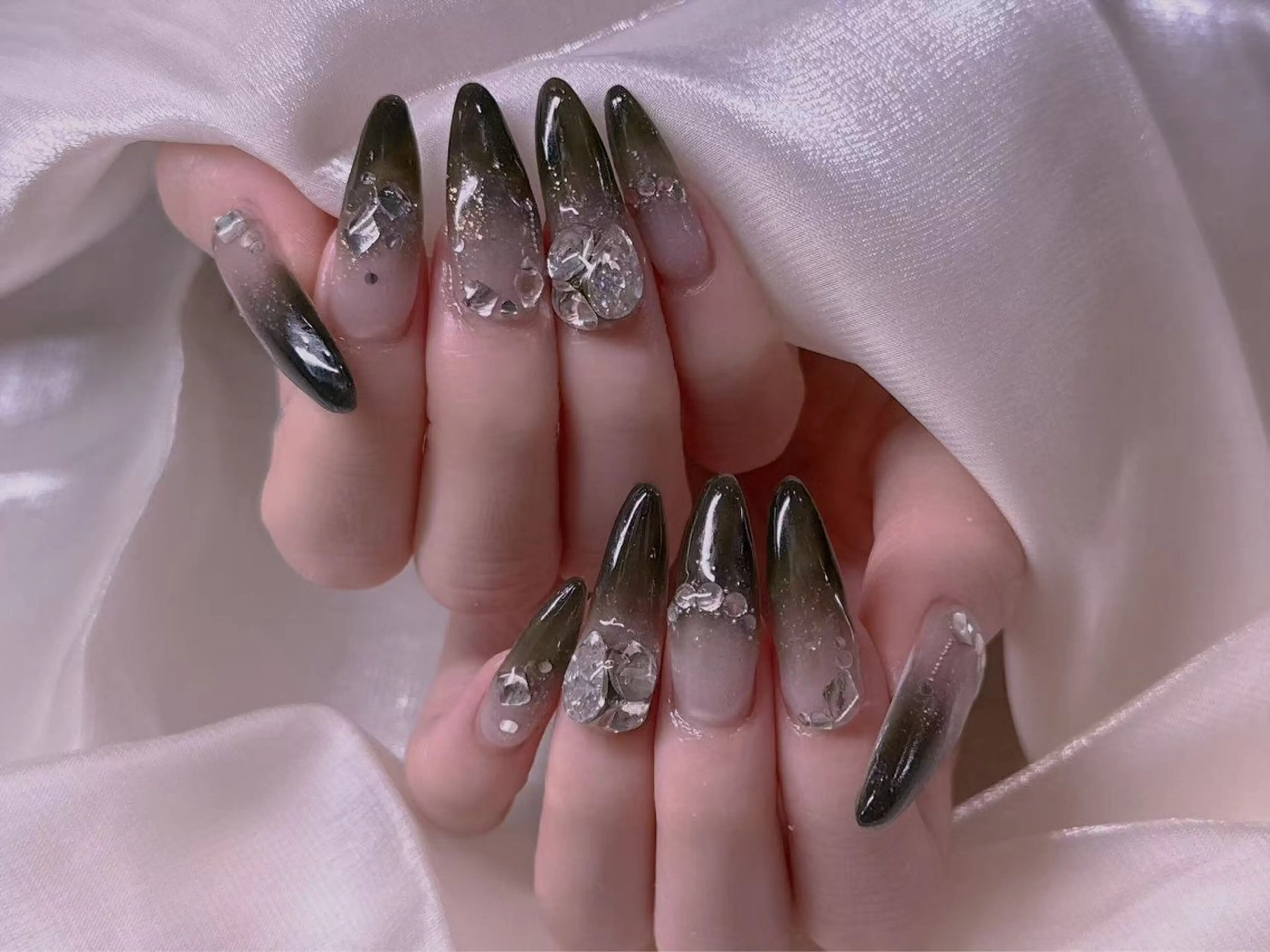 ネイル ブルー チークネイル フレンチネイル ジェルネイル ハート 美爪パラジェル導入店 Sunnilyのネイルデザイン