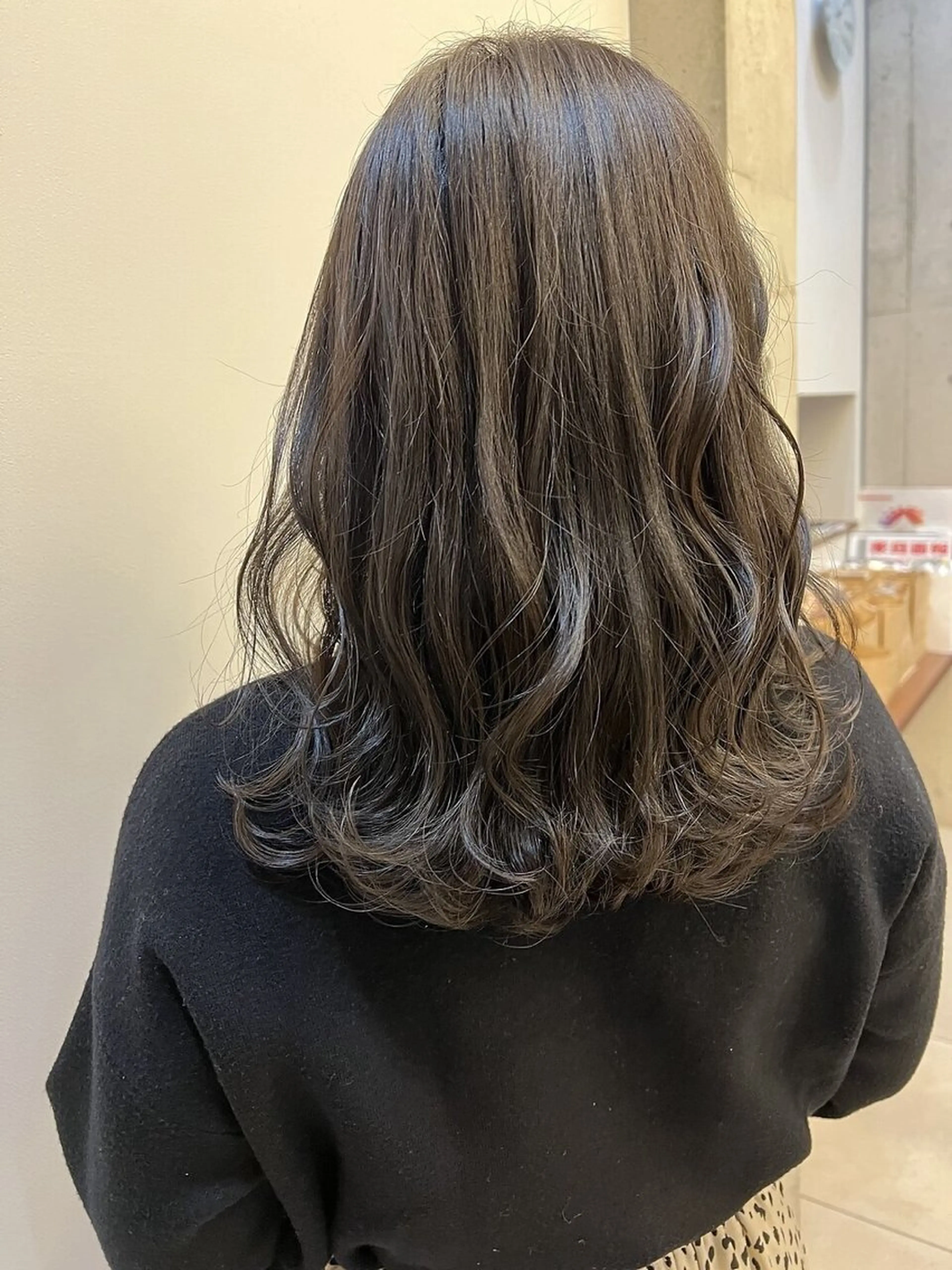 ロング カラー ヘアカラー トリートメント 杉田 実来のヘアスタイル