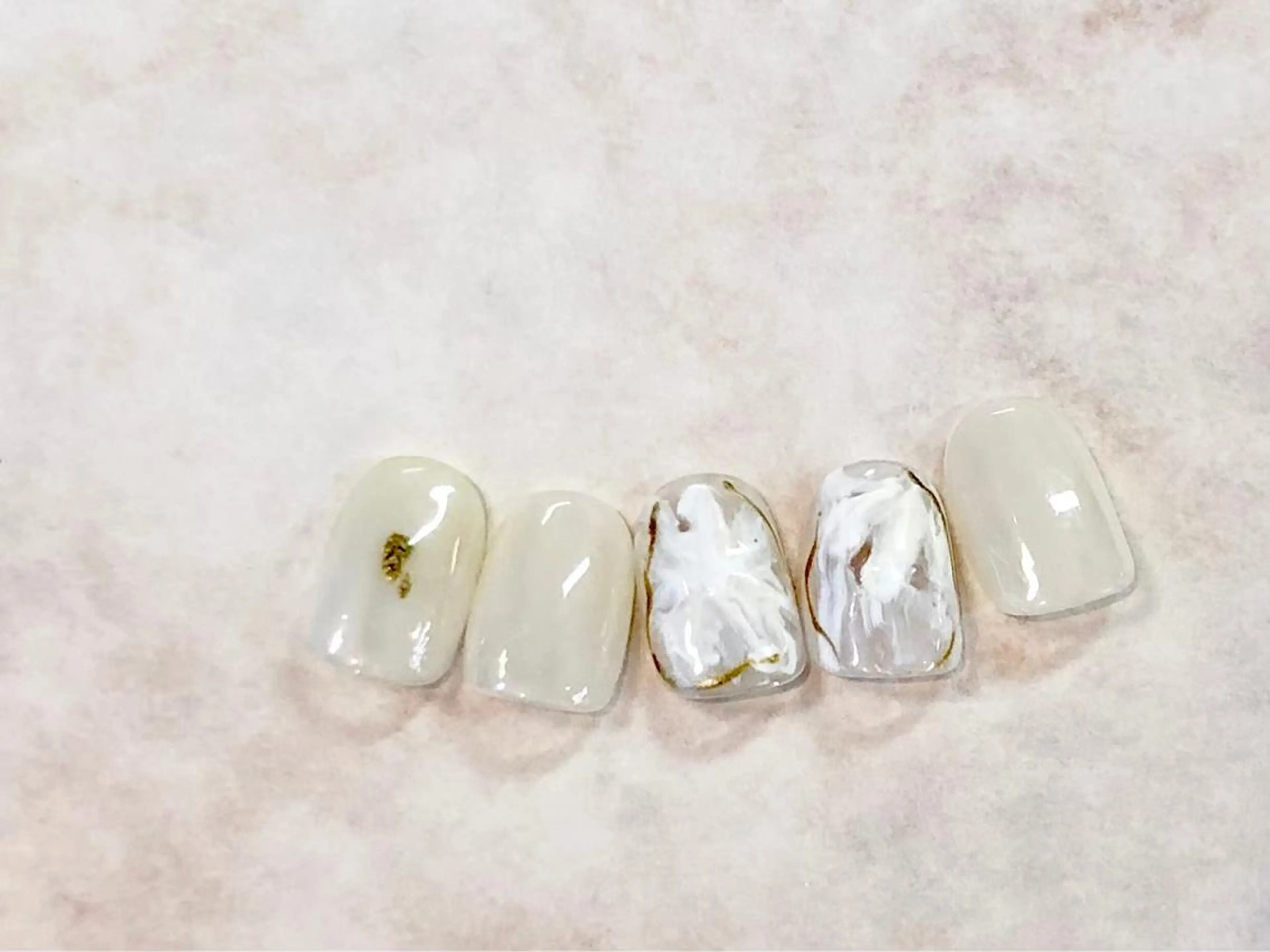 ネイル ニュアンスネイル ブライダルネイル アトリエ １０３のネイルデザイン