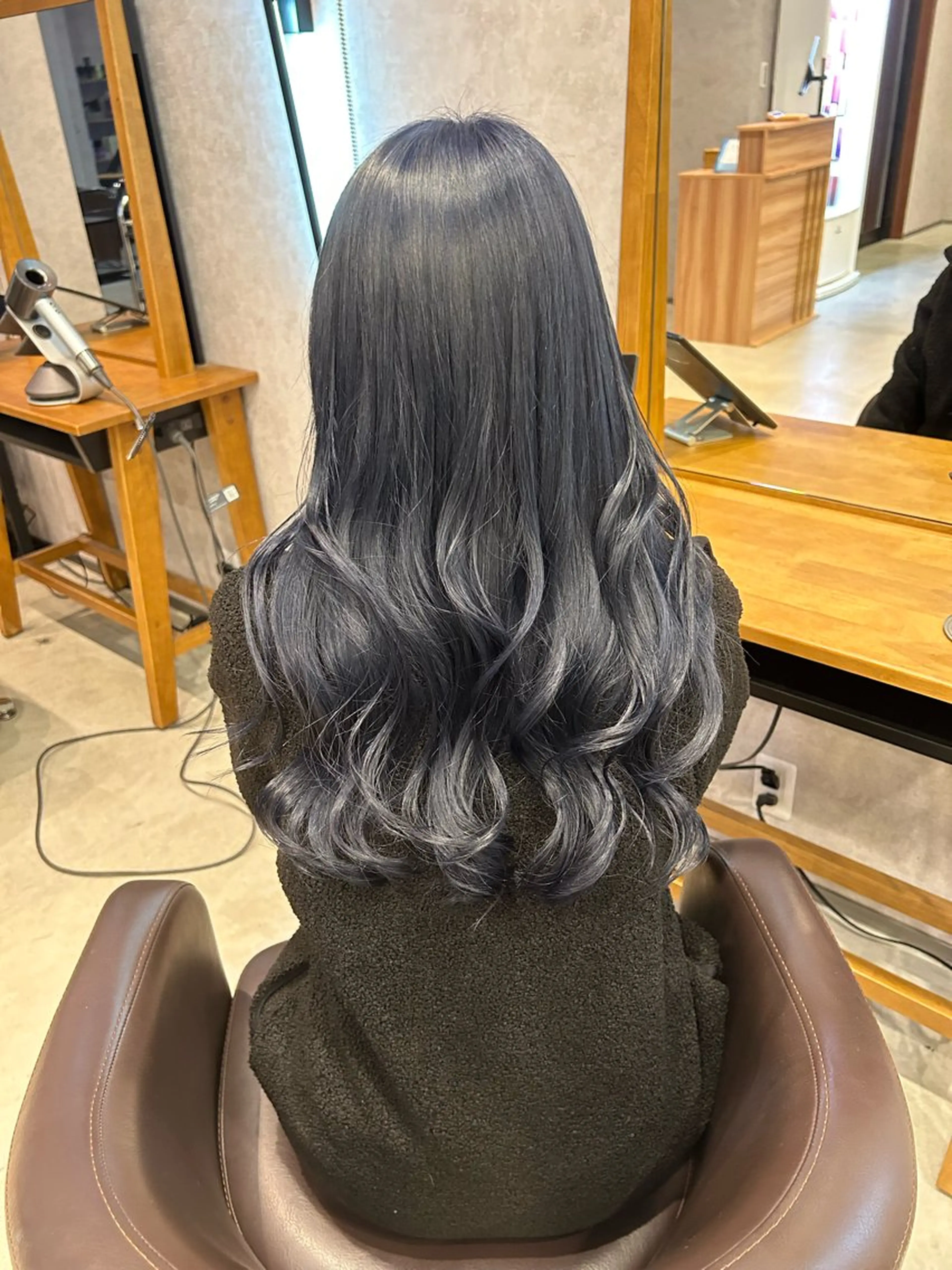 ロング カラー QUON.伊勢崎店所属・ブリーチ＆ハイトーン 歌 心のヘアスタイル