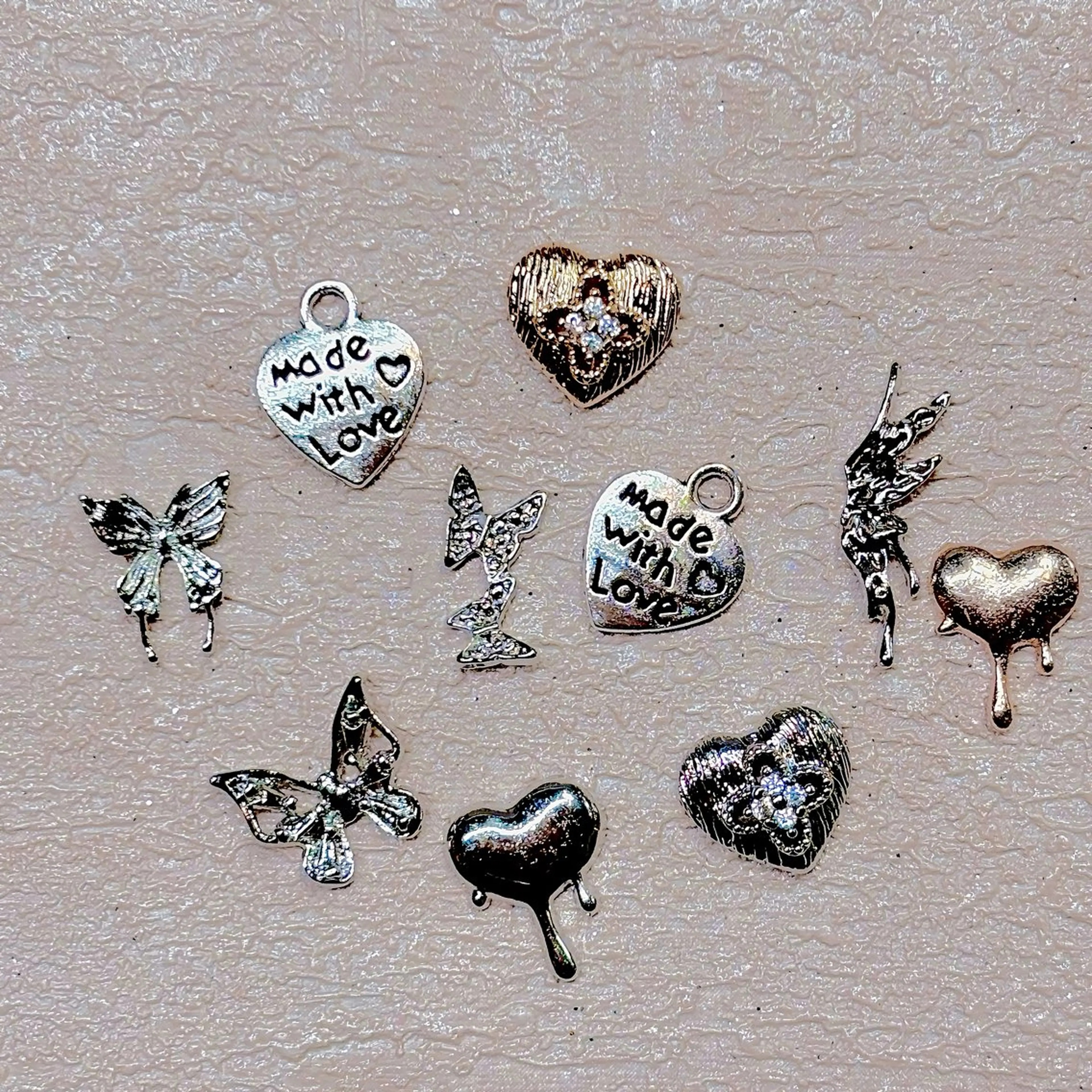 ネイル ゴールド ホログラムネイル マグネットネイル ミラーネイル ワンカラーネイル ハンドネイル ハンドケア 🫧OPELIA NAIL渋谷🫧のネイルデザイン