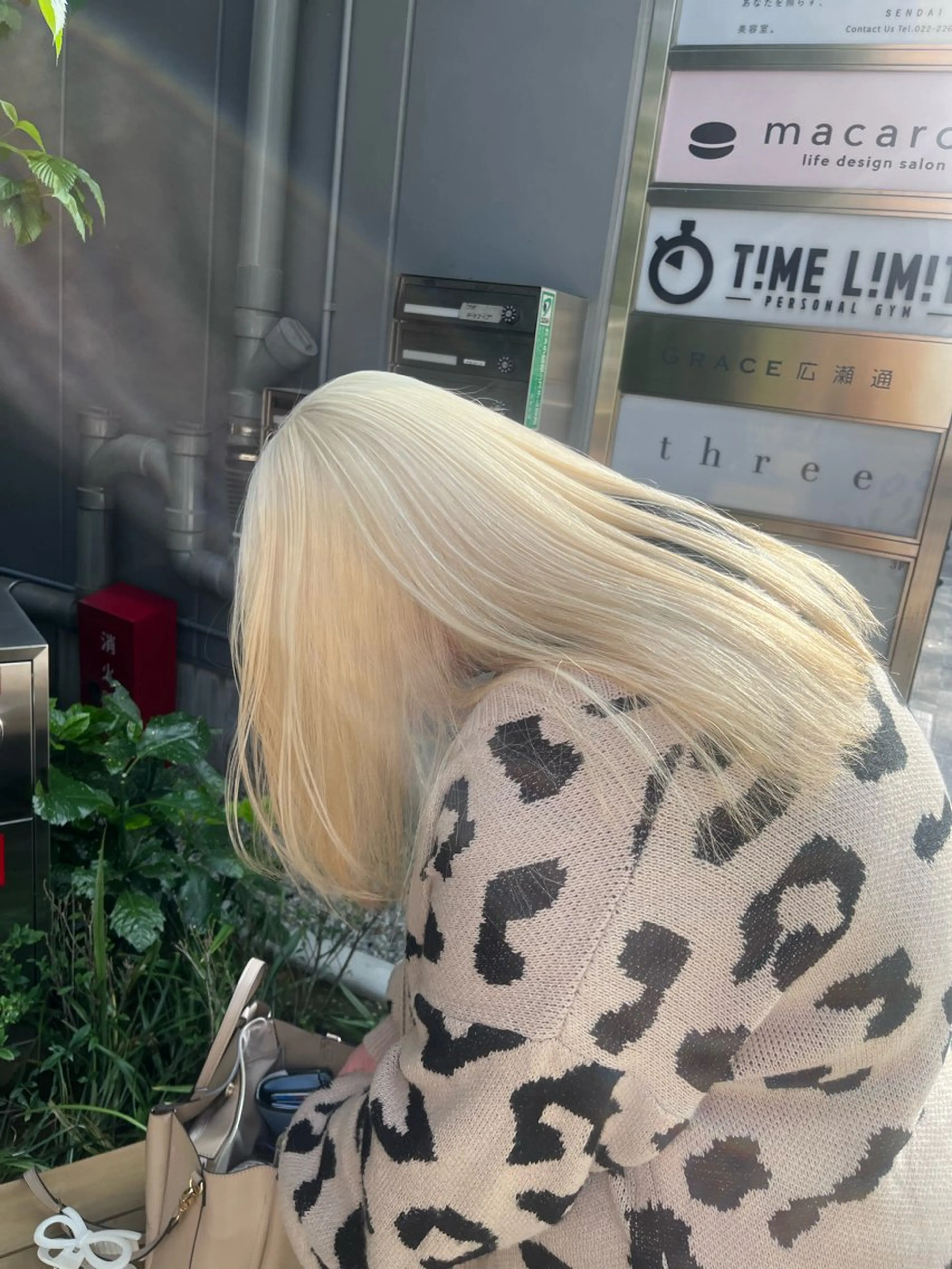 ロング カラー ブリーチ ケアブリーチ ハイトーンカラー ヘアカラー three所属・TOTA 唯一無二カラーのヘアスタイル