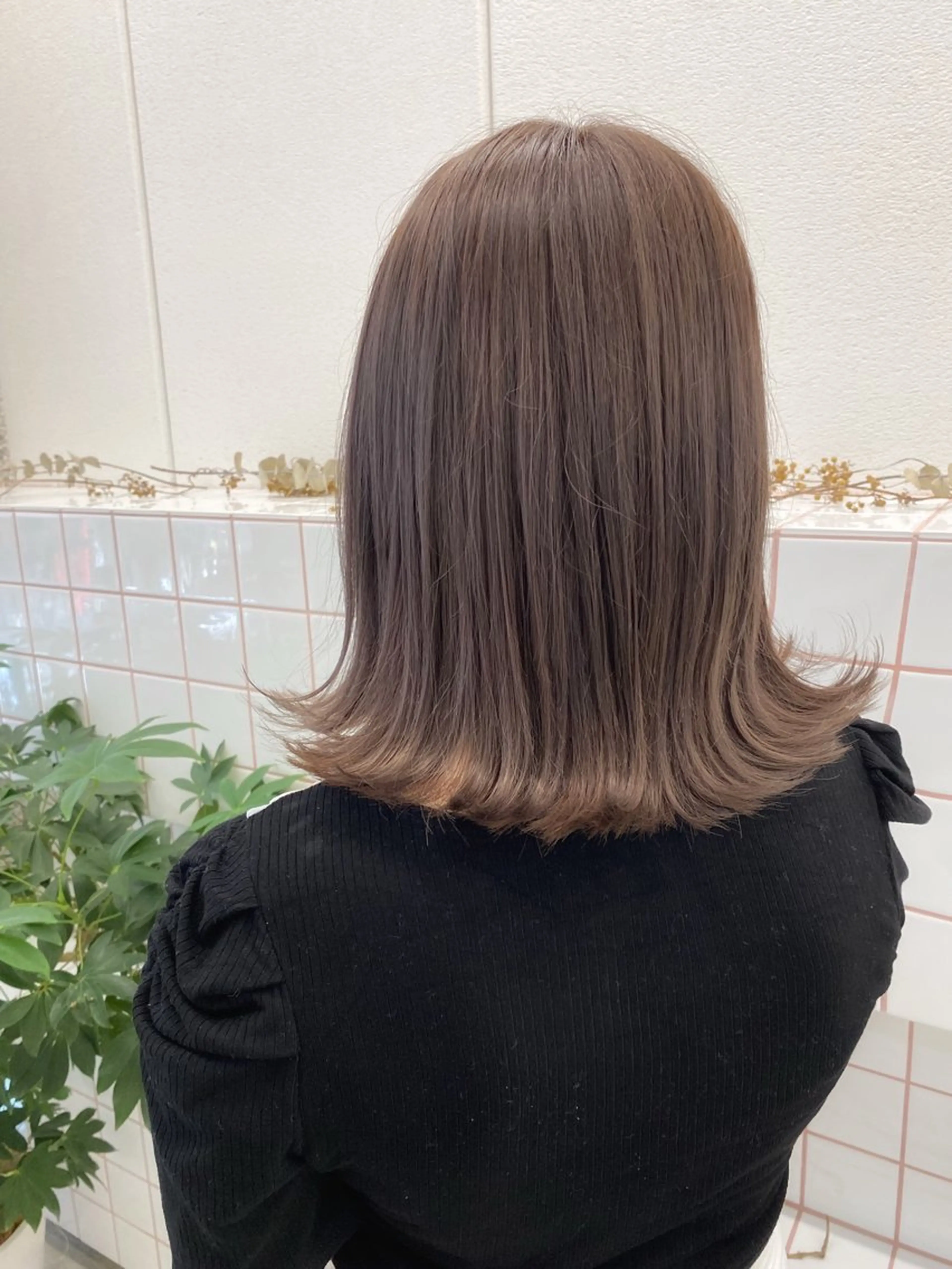 ミディアム カラー ベージュカラー グレージュ erika /韓国ヘアのヘアスタイル