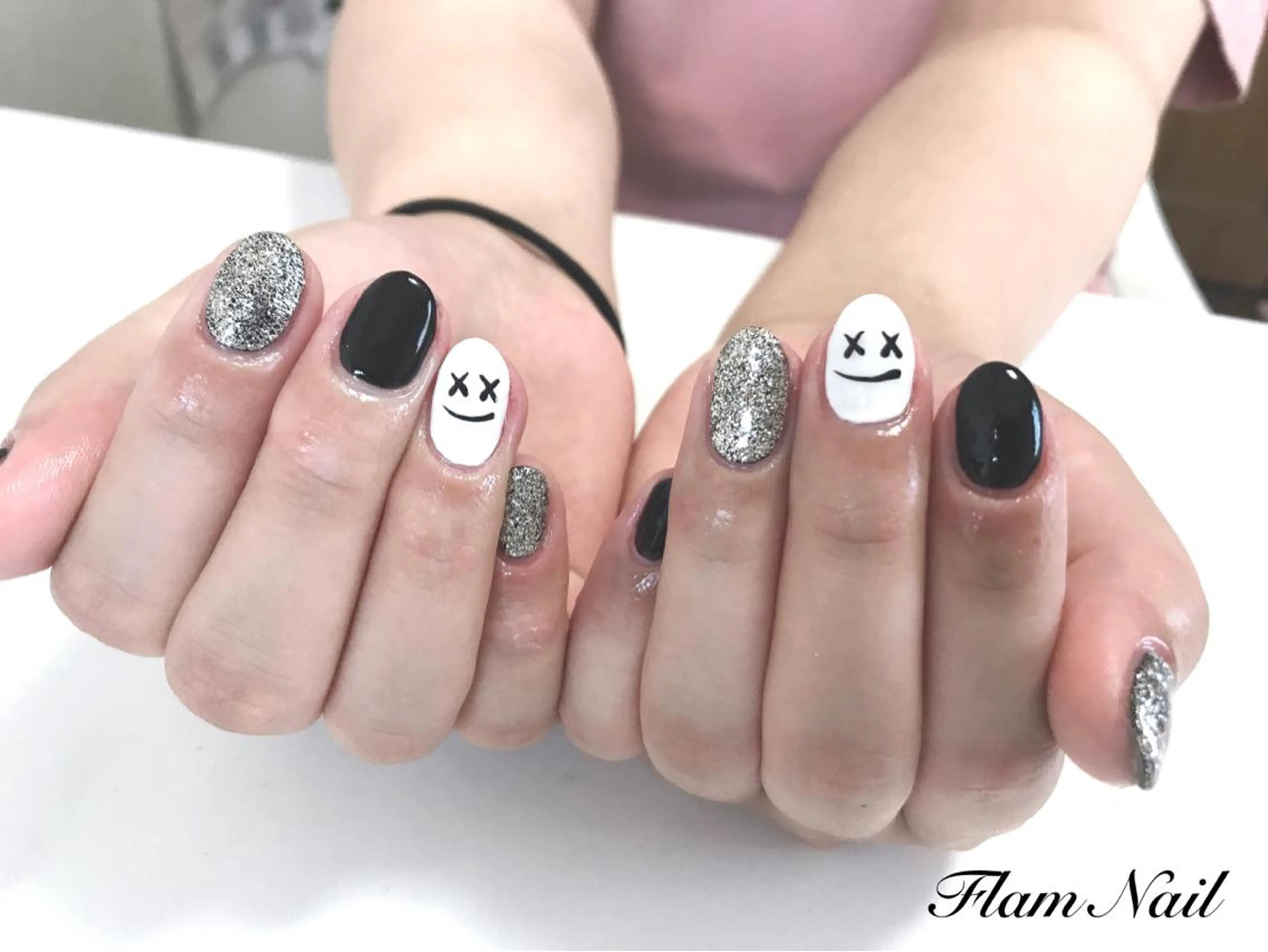 ネイル ラメ(グリッター) シルバー Flam Nailのネイルデザイン