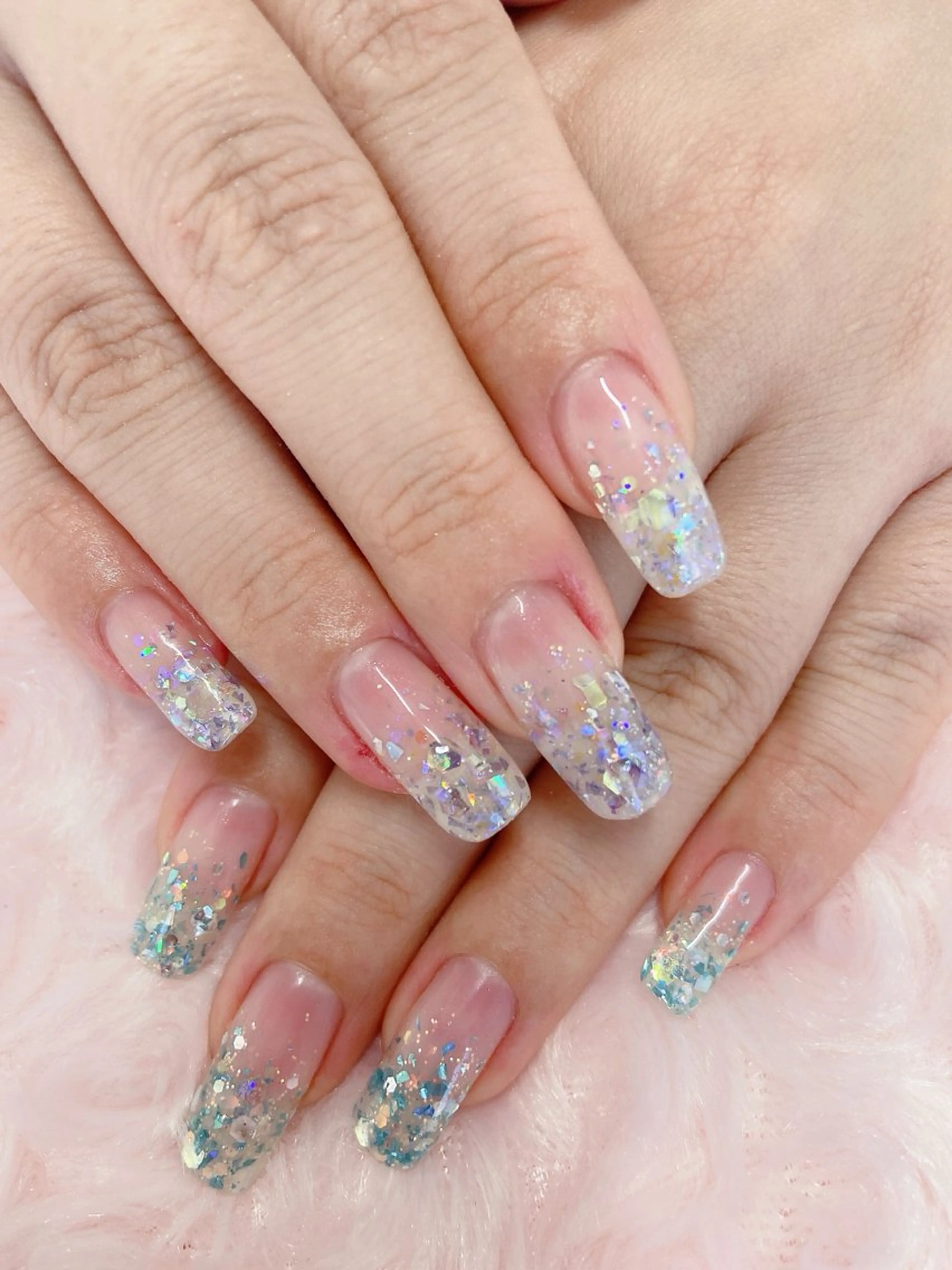 ネイル ジェルネイル グラデーション ラメ(グリッター) ラメグラデーション オフィスネイル nail salon Berry所属・前田 りかのネイルデザイン