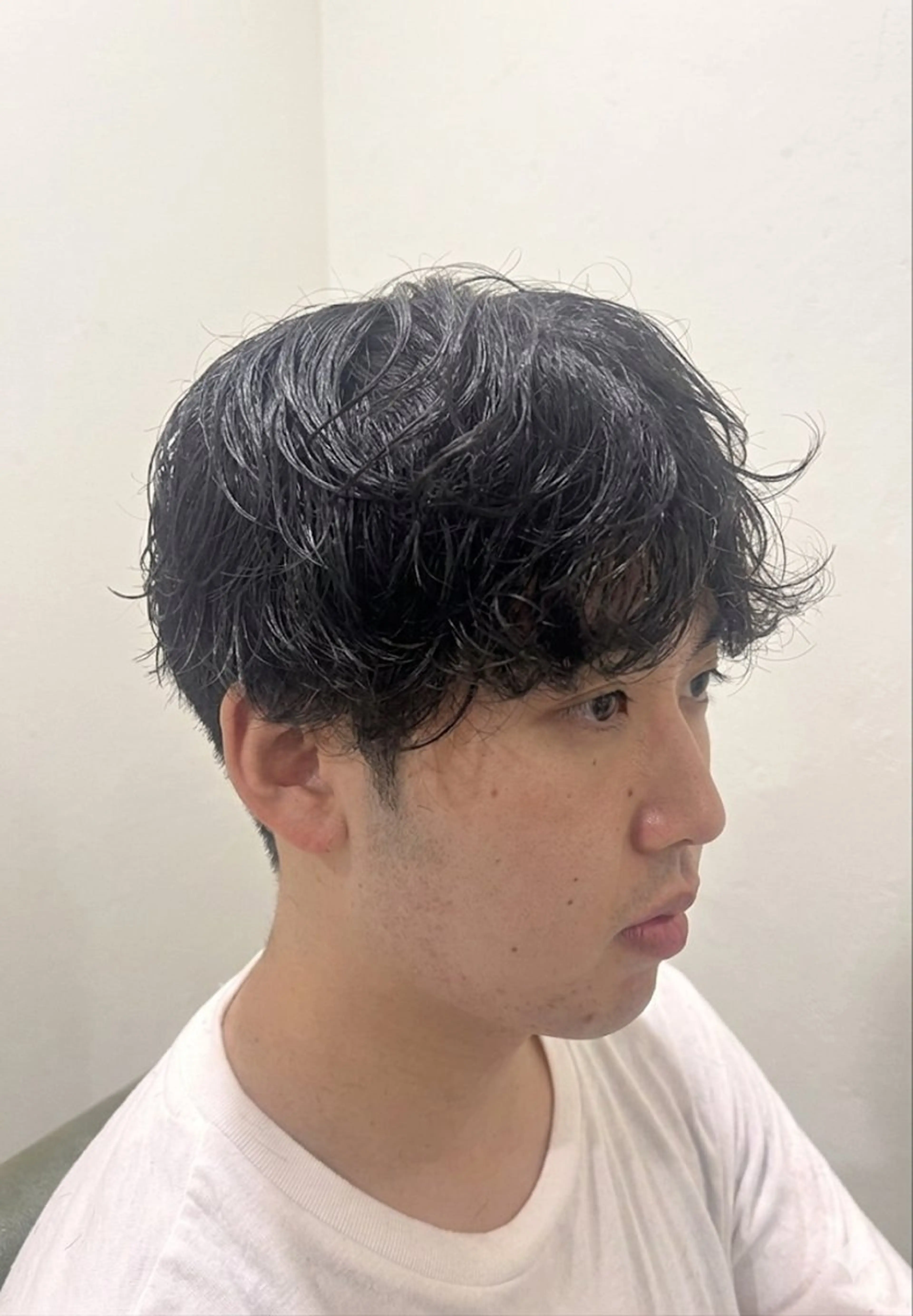 ミディアム メンズ ミディアムパーマ フェザーパーマ メンズパーマ 波巻きパーマ カット パーマ メンズパーマ /メンズ/Renのヘアスタイル