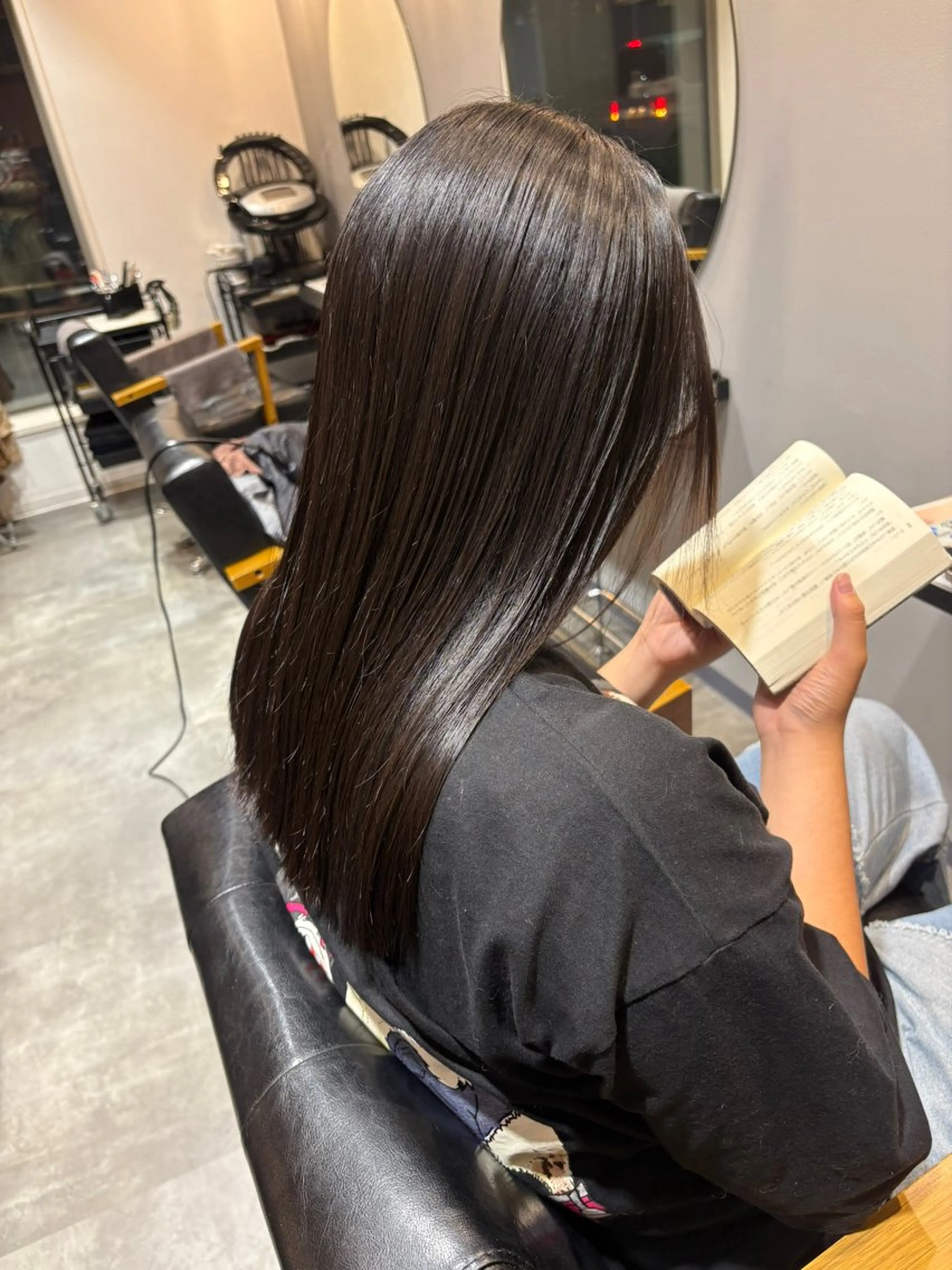 ロング カット 縮毛矯正 小堀 いぶきのヘアスタイル