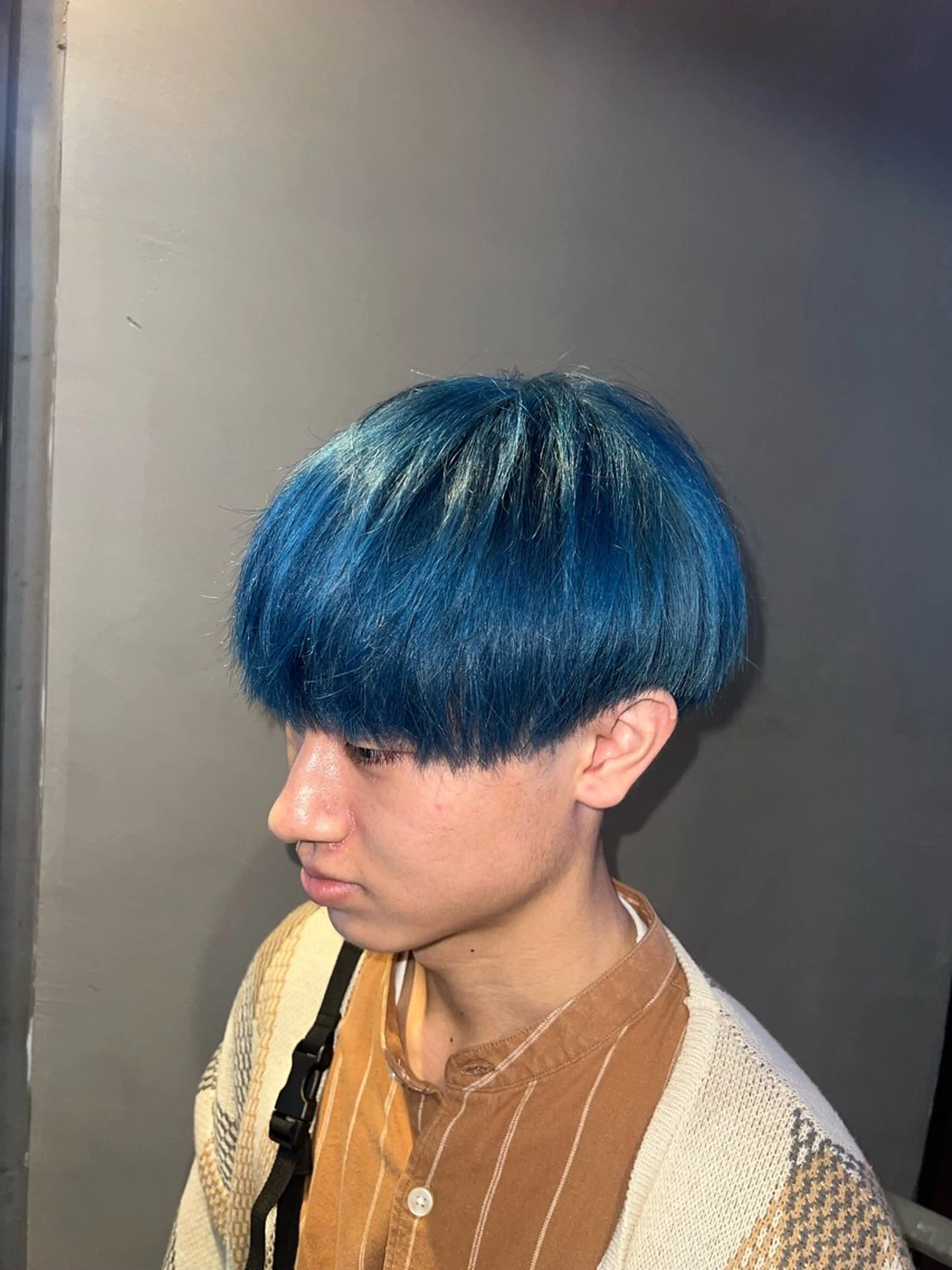 カラー メンズ ダブルカラー寒色系 ボリューム改善ハヤトのヘアスタイル