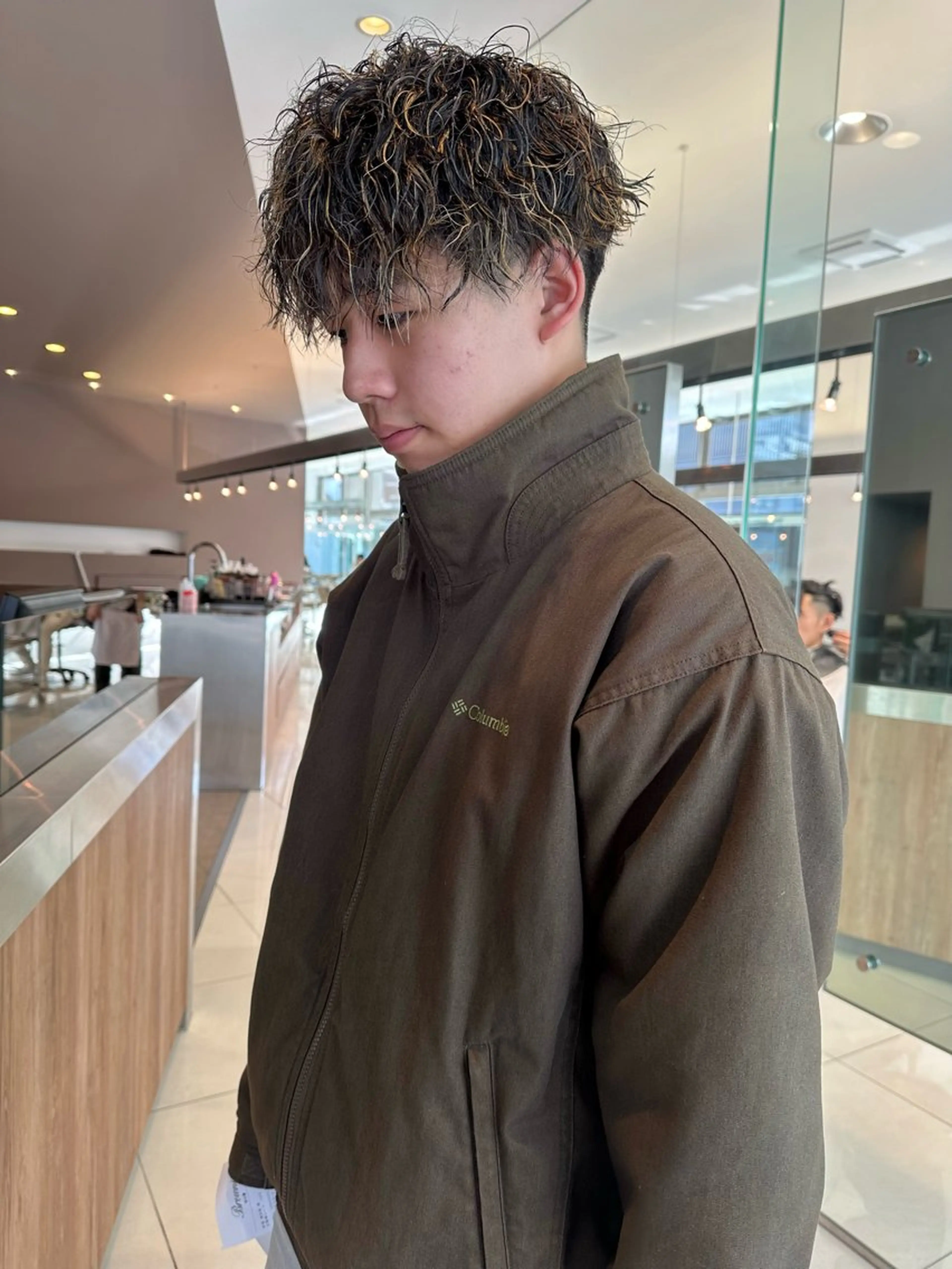 ショート カラー パーマ メンズ メンズハイライト メンズパーマ ハイライトカラー ハイライト エスポワール所属・YUSHI HORIUCHIのヘアスタイル