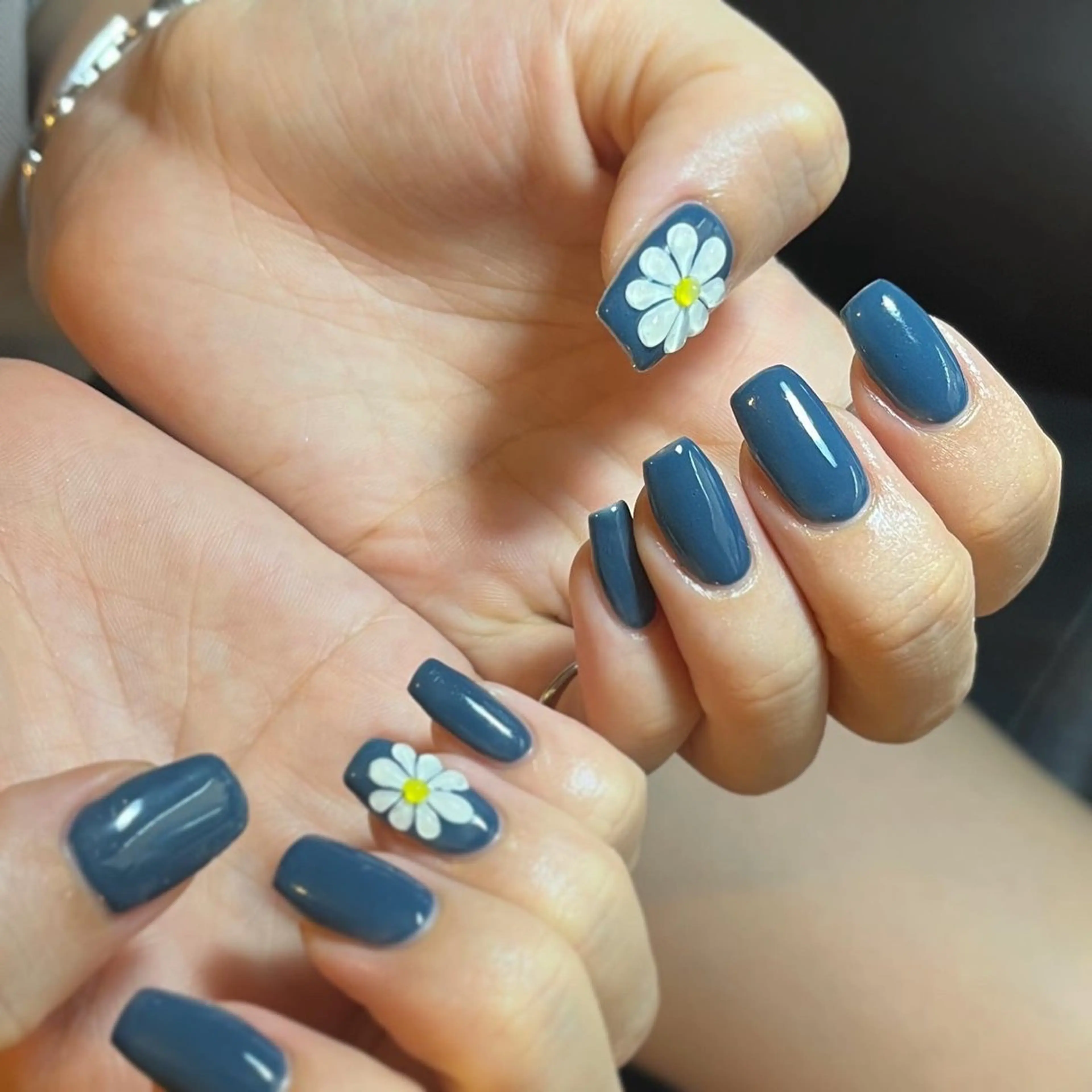 ネイル ブルー ぷっくりネイル フリーランス¨̮⃝ ネイリストOKADAのネイルデザイン