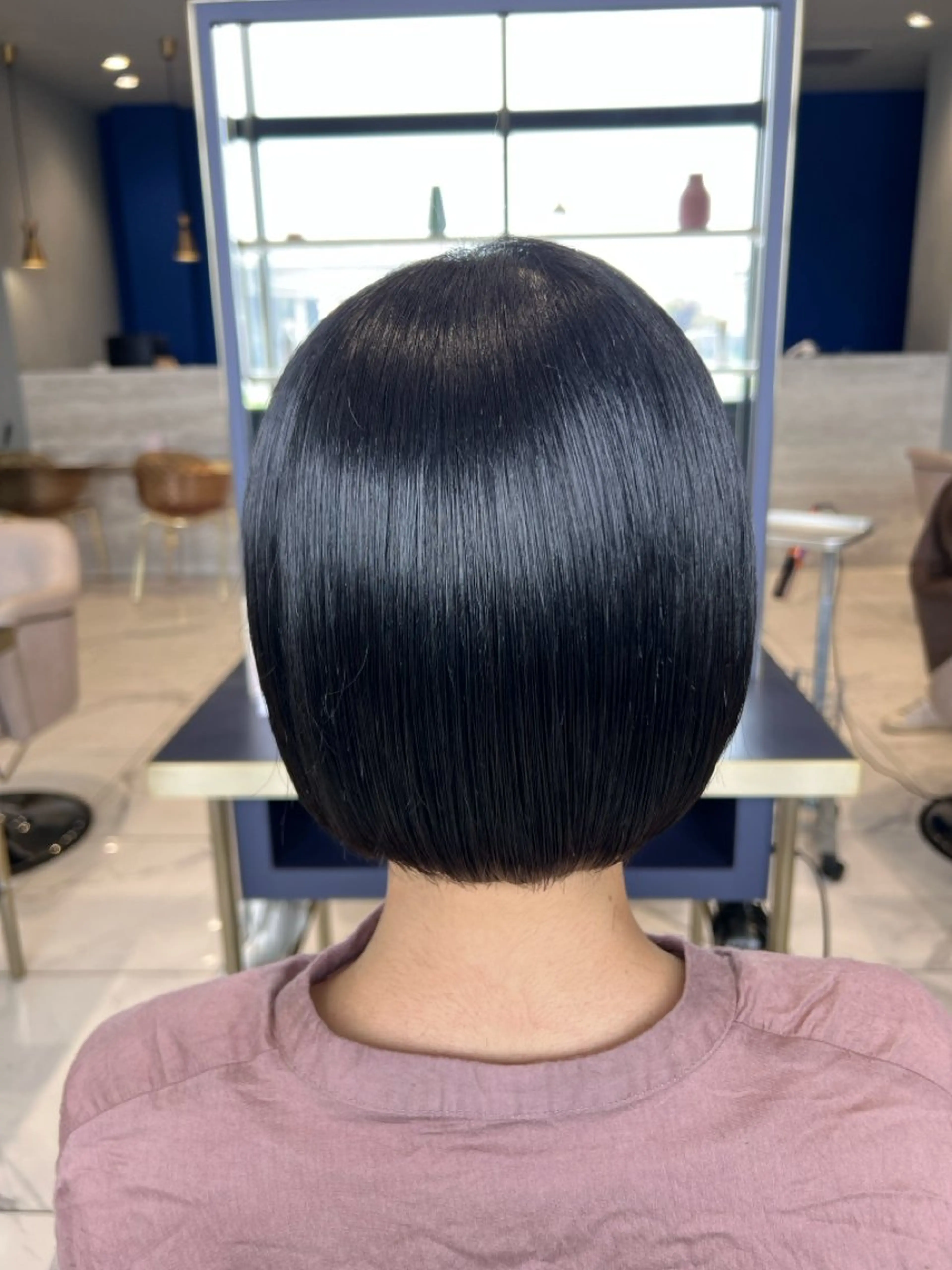 ショート 志田 ほん/ インナーカラーのヘアスタイル