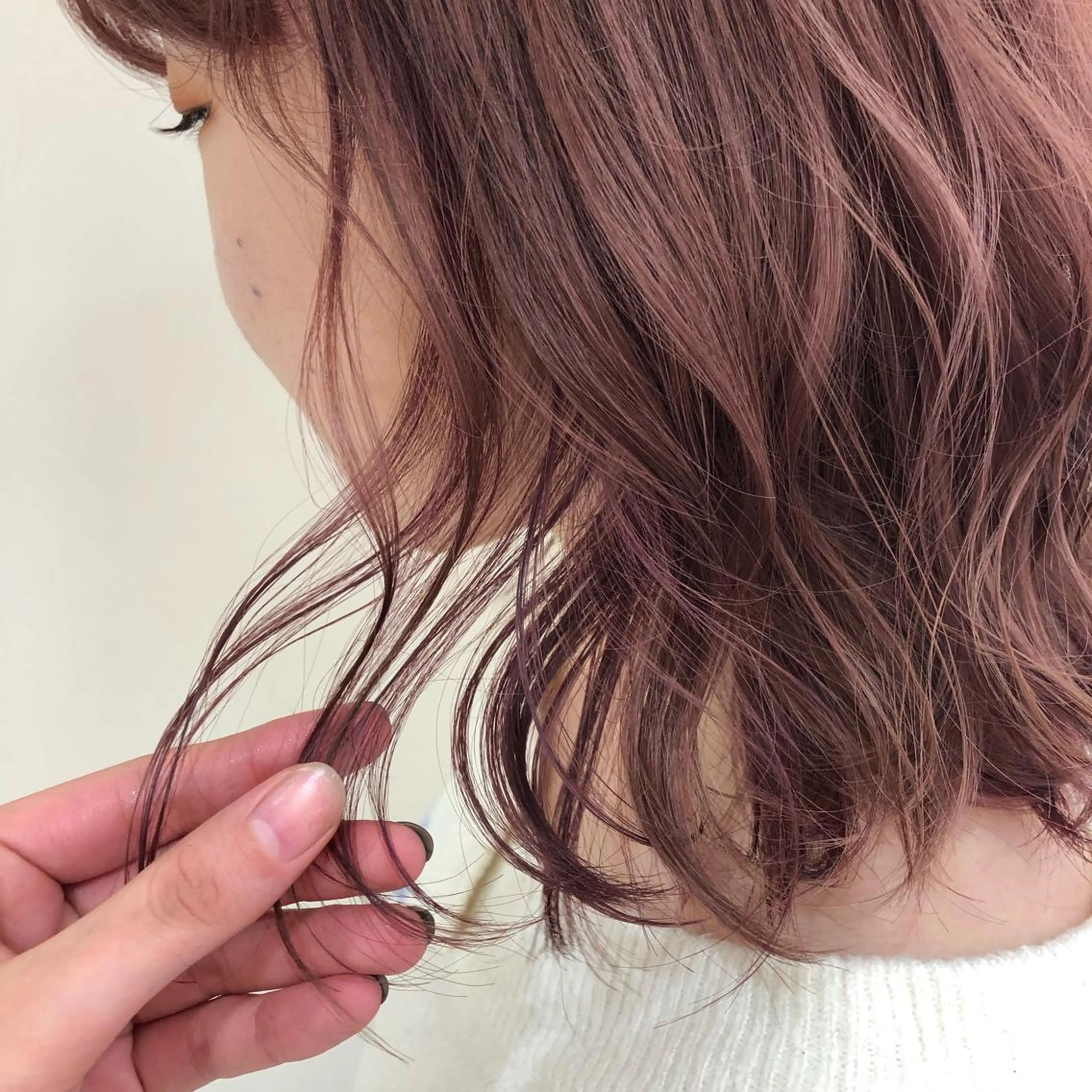 ミディアム カラー ブラウンカラー ピンクカラー ピンクブラウン ヘアカラー トリートメント 細めハイライト🩶 ボブ/レイヤーカットのヘアスタイル