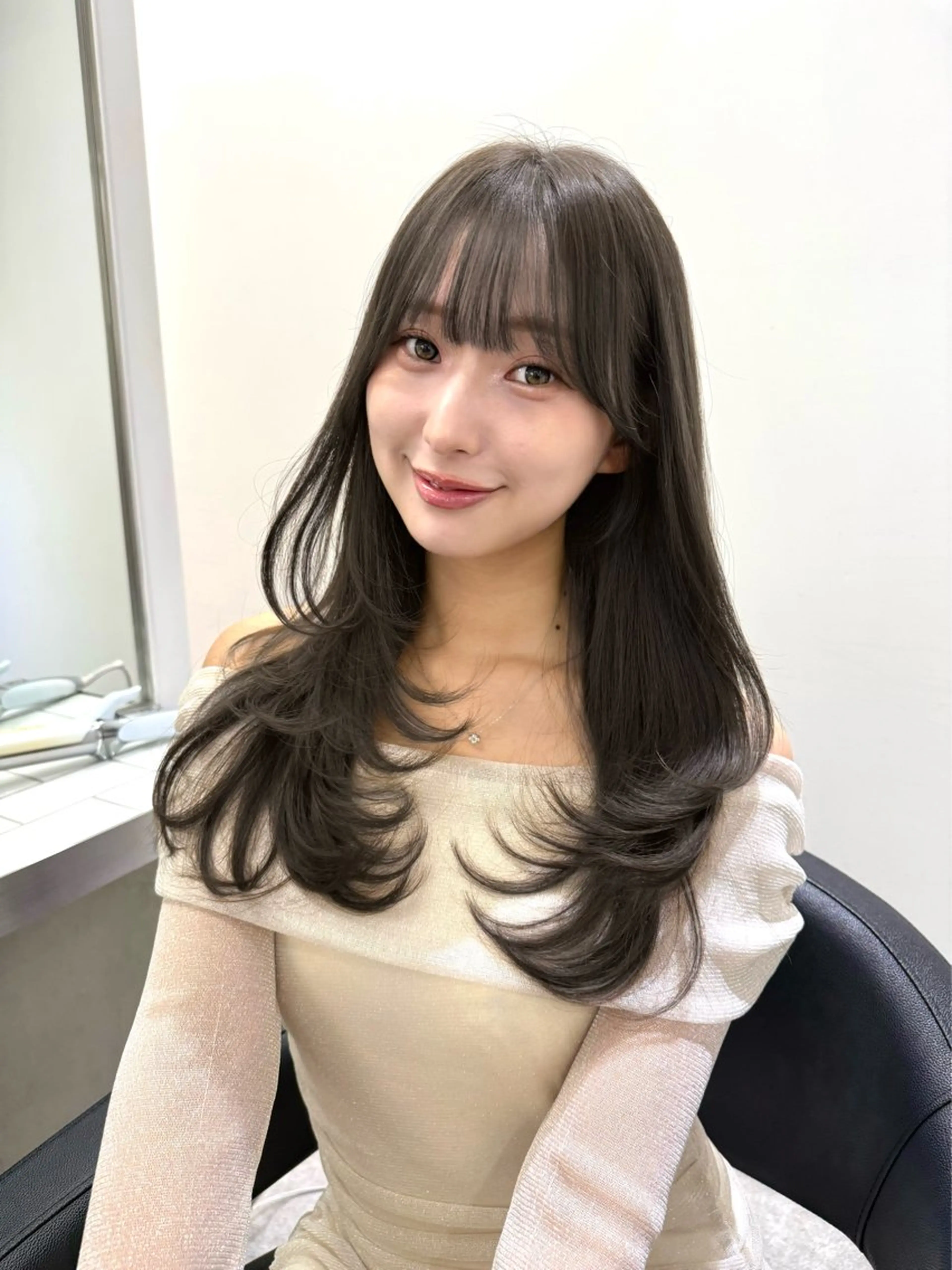 ロング カラー カット ヘアカラー トリートメント 艶髪レイヤー顔周り グレージュ添田晃基のヘアスタイル