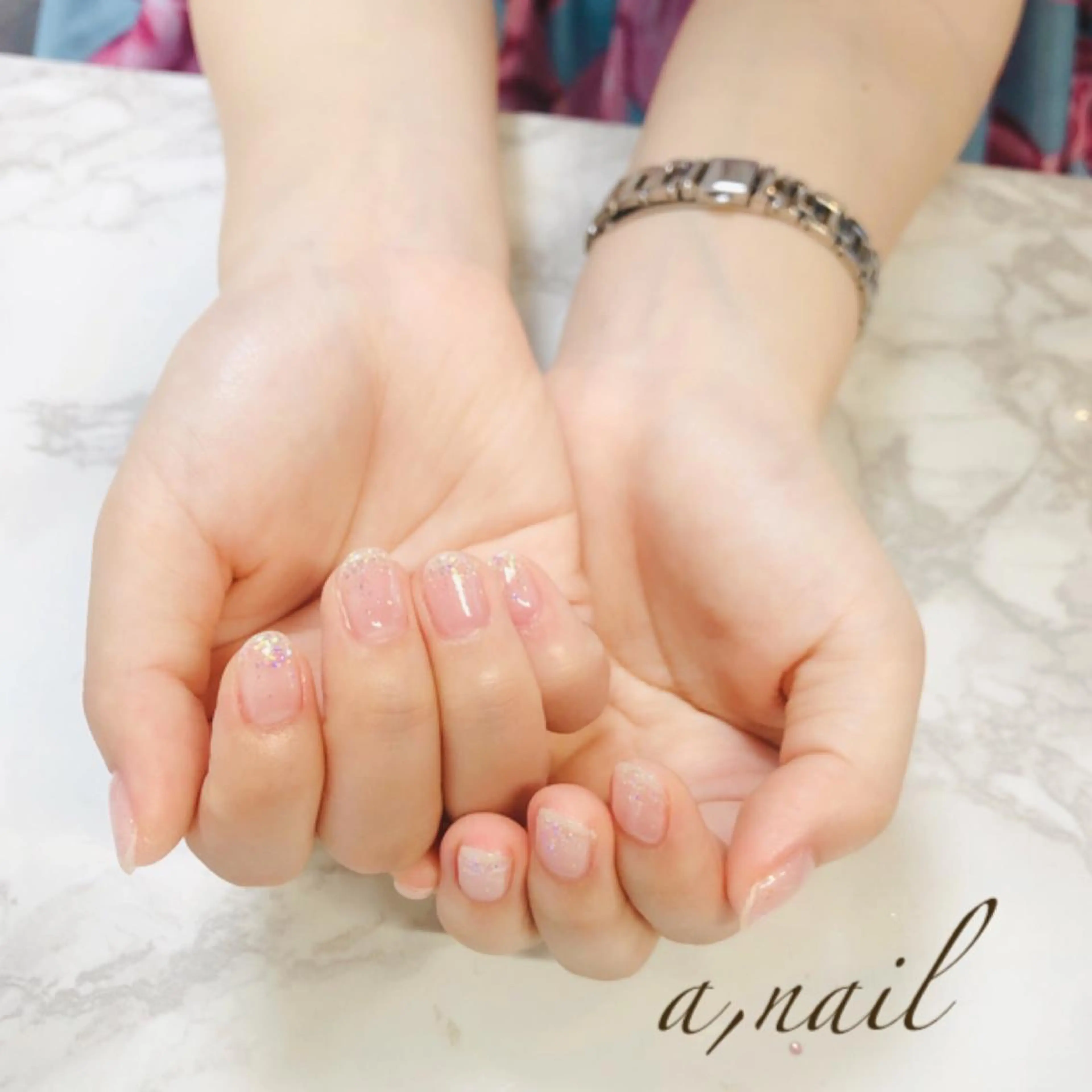 ネイル オーロラネイル フットネイル ジェルネイル グラデーション ラメ(グリッター) ハンドネイル ネイルサロン エーネイルのネイルデザイン