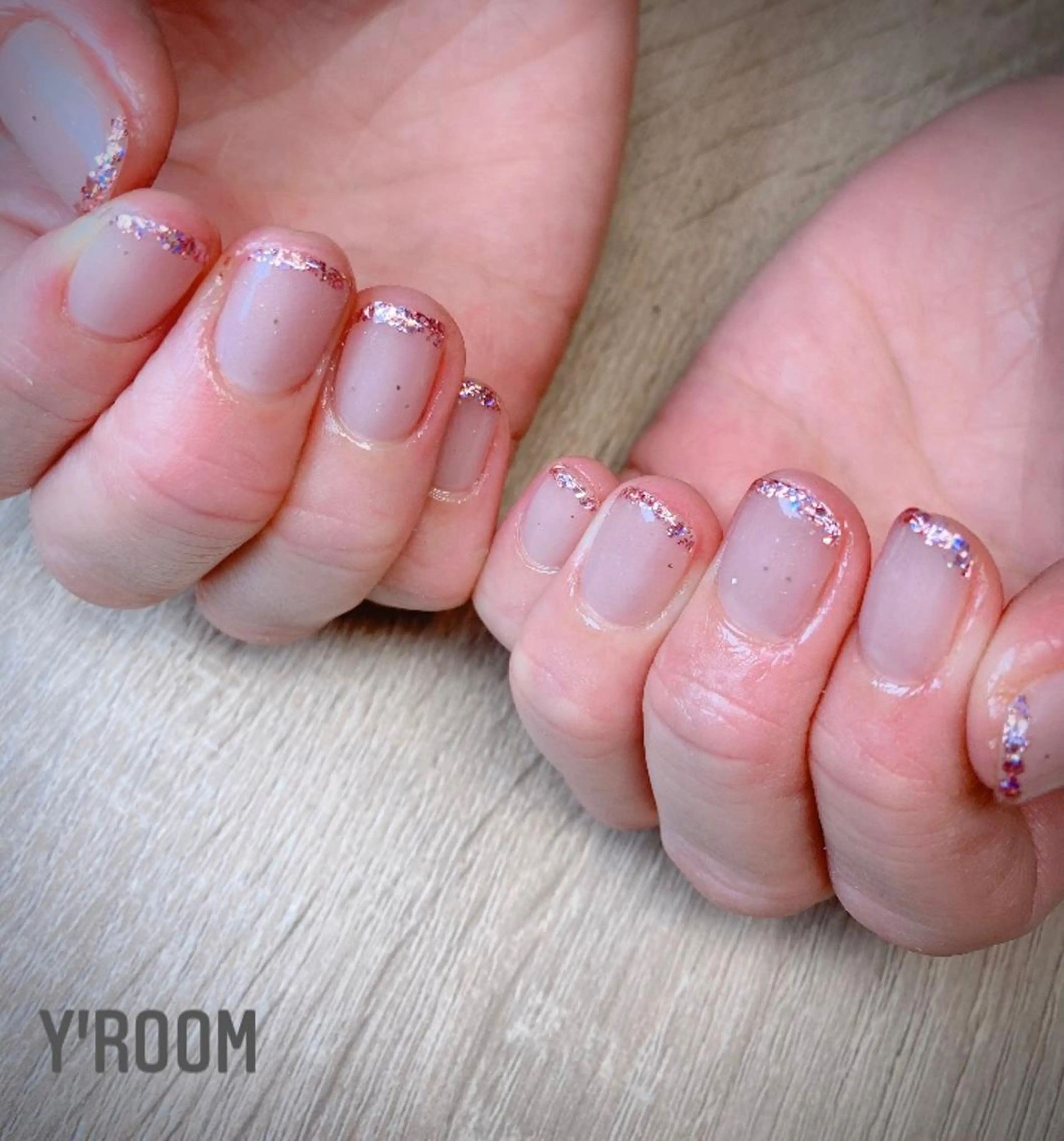 ネイル オーロラネイル フラッシュネイル フットネイル ジェルネイル 氷ネイル・うるうるネイル YUKA （ネイリスト）のネイルデザイン