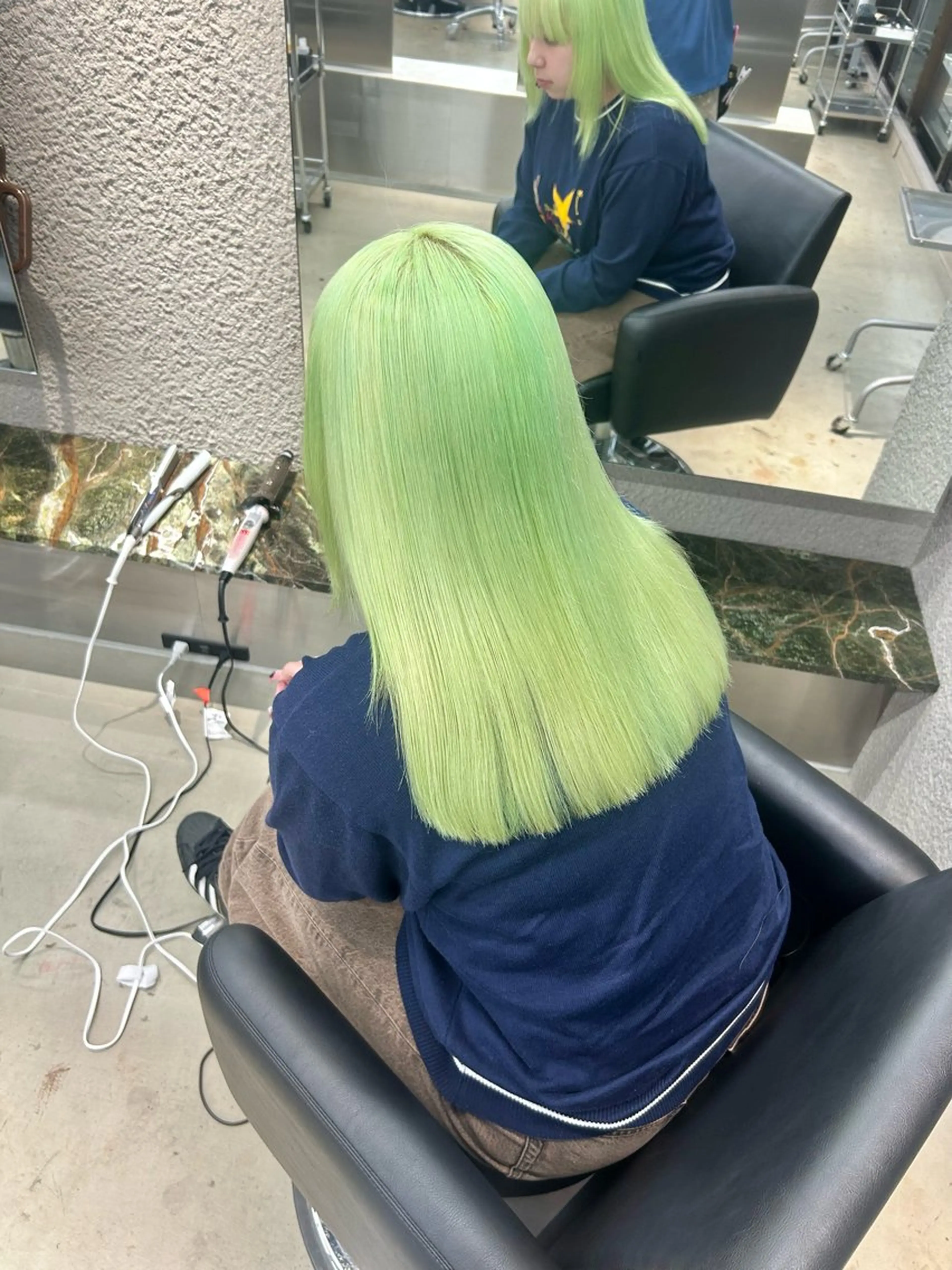 カット+ケアブリーチダブルカラー(学割付き)の写真