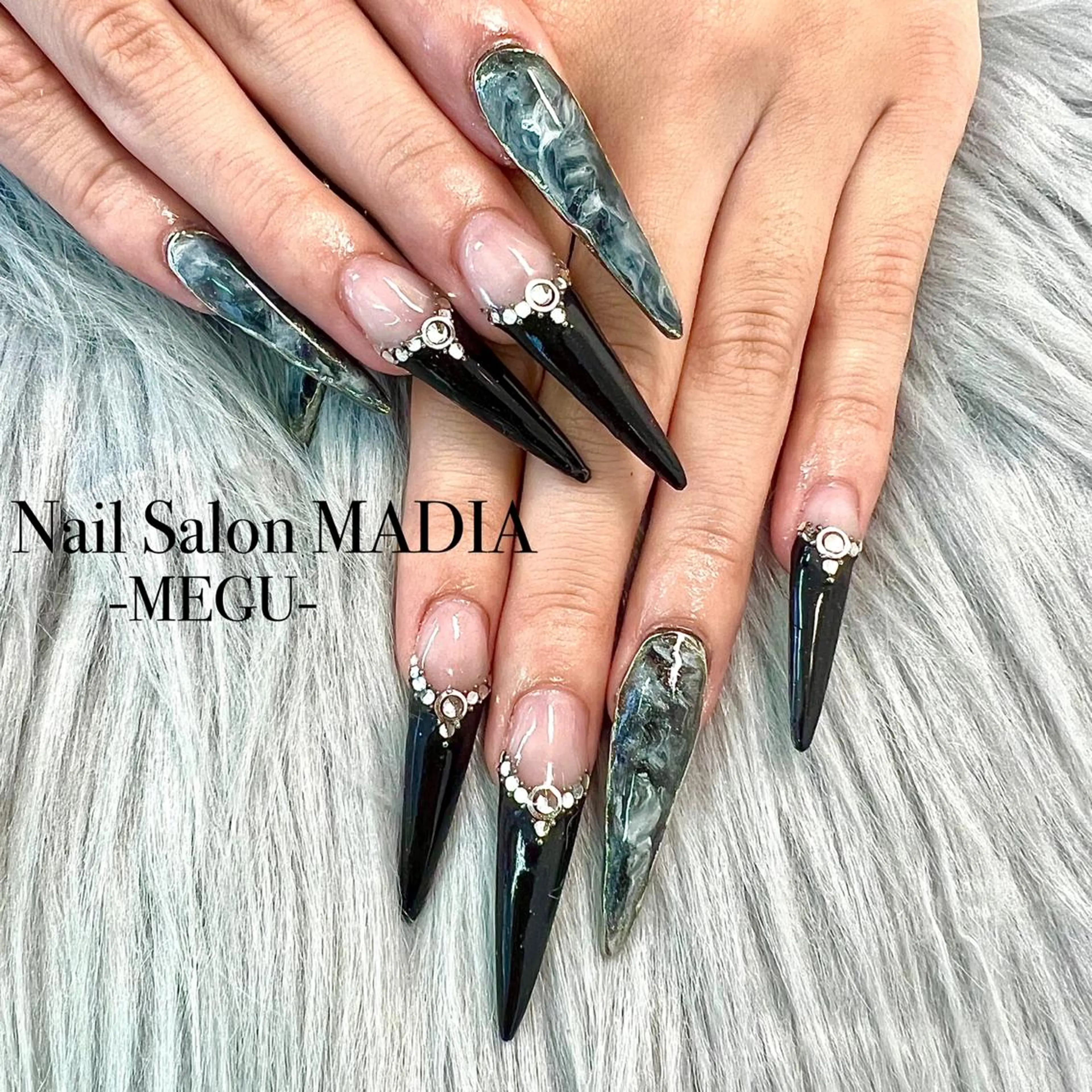 ネイル MADIA藤沢所属・MADIA MEGUのネイルデザイン