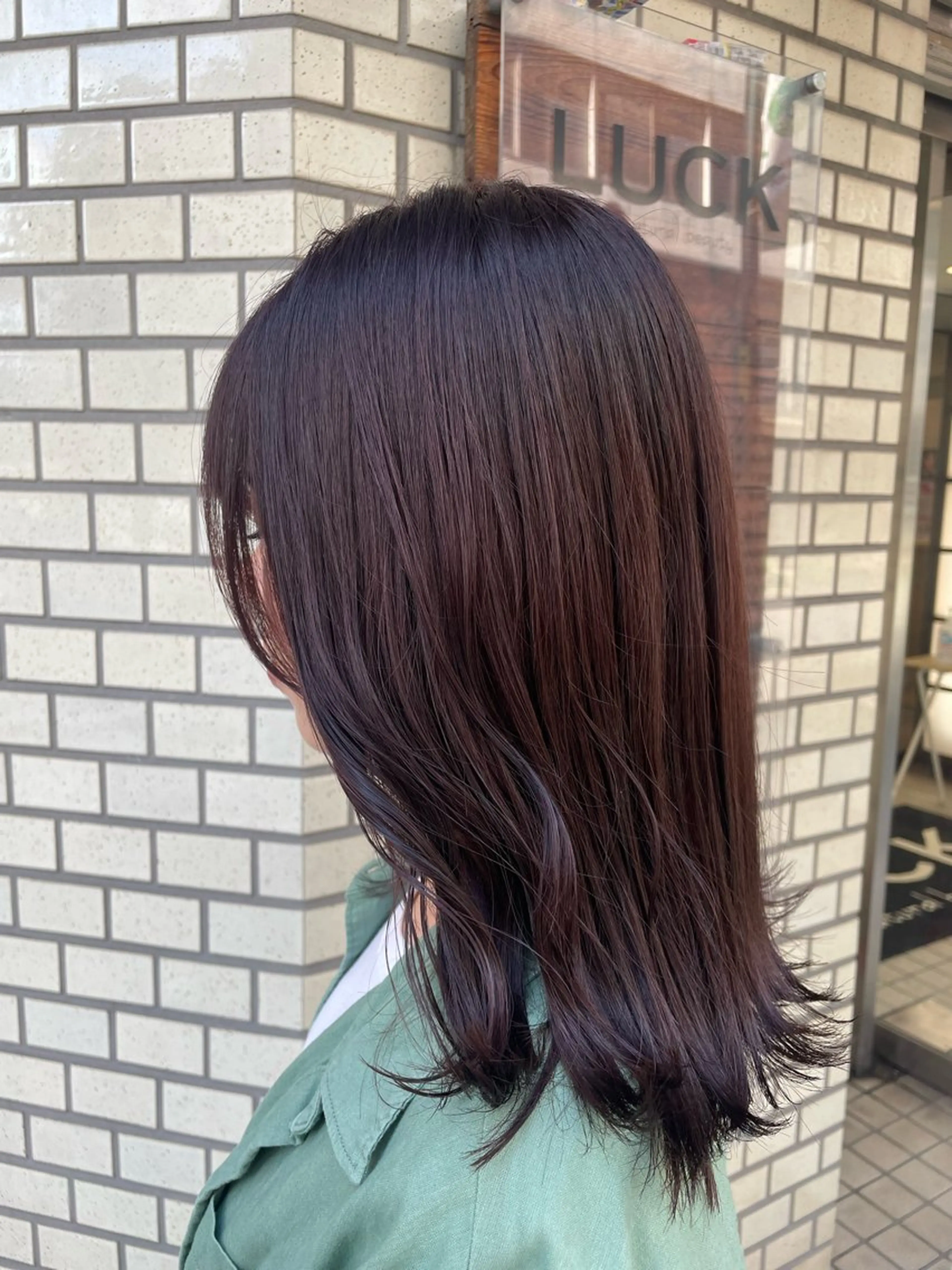 セミロング ヘアカラー 🌈デザインカラー MISAKI🐰のヘアスタイル