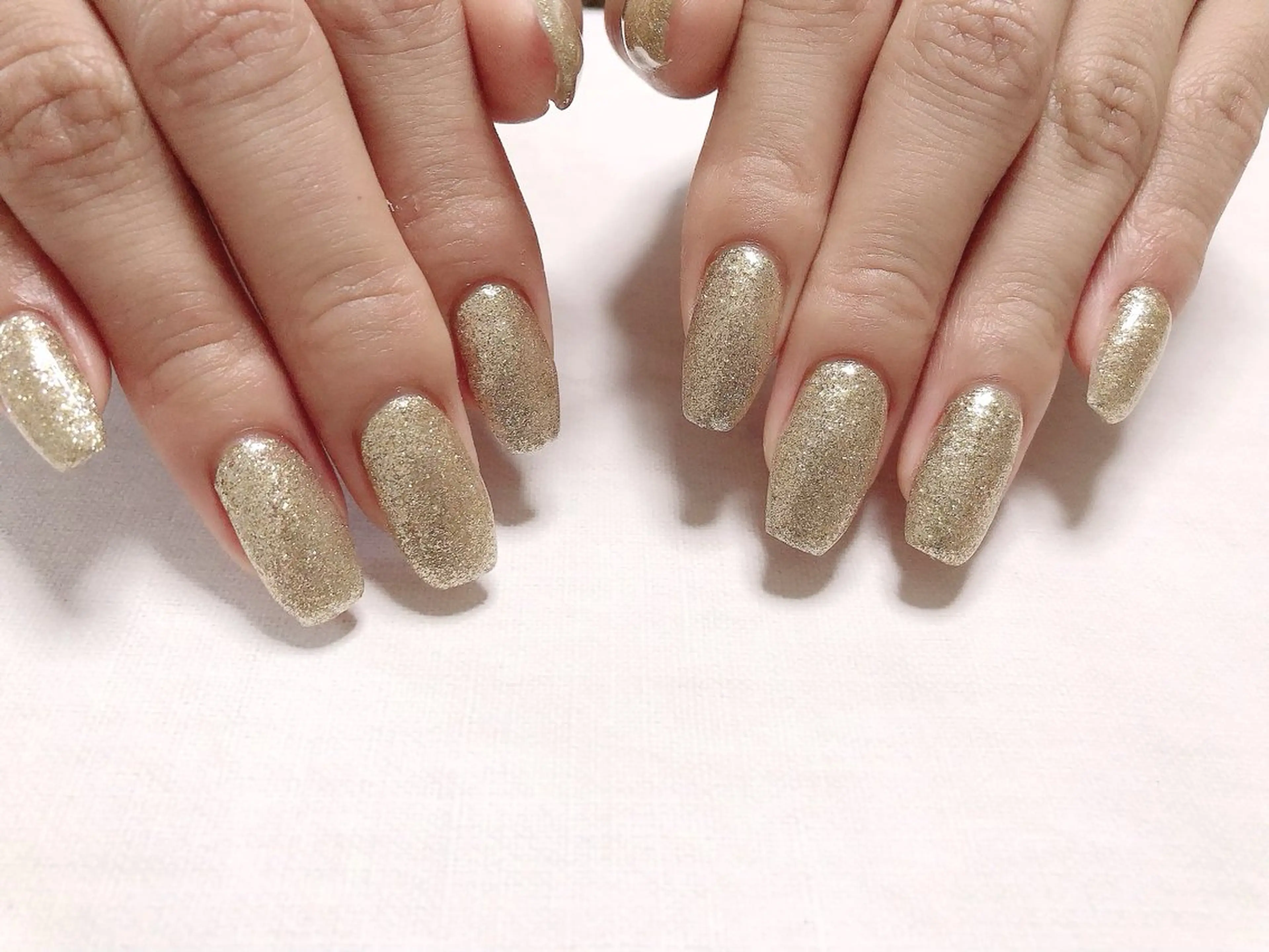 ネイル ラメ(グリッター) ロングネイル mano nella mano所属・mano nella manoのネイルデザイン