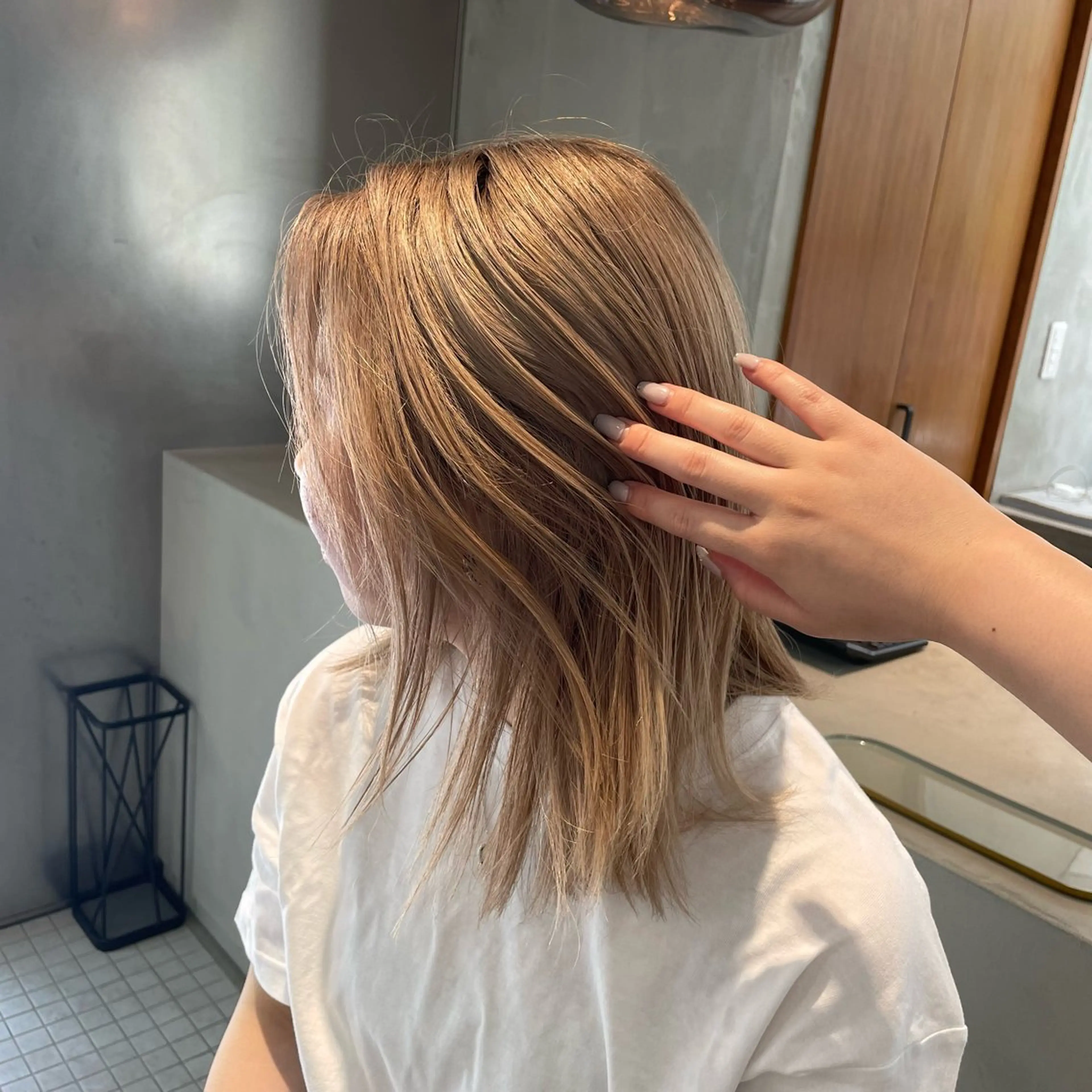 ミディアム カラー 後藤 香乃のヘアスタイル