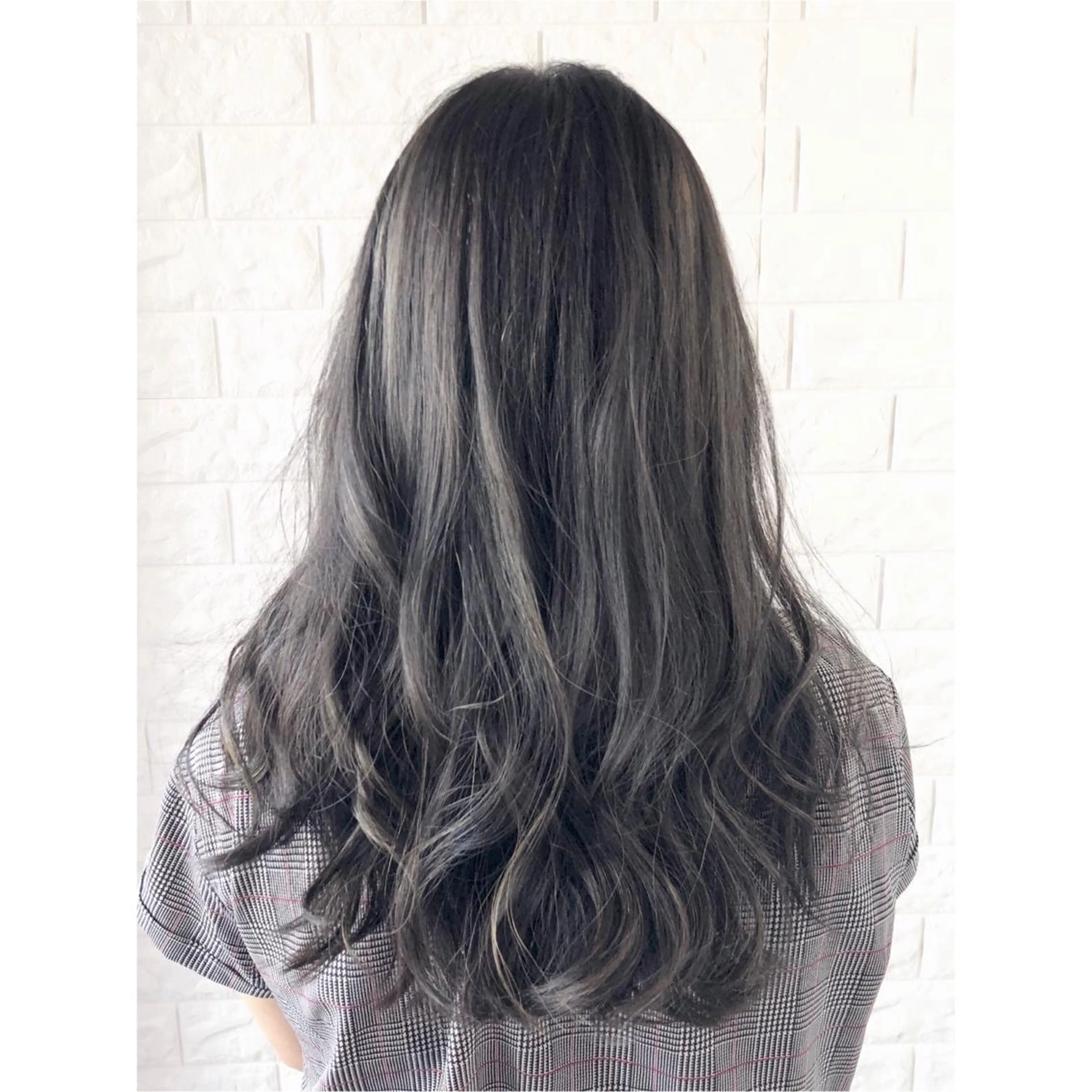 ミディアム カラー 透明感カラー グレージュ ハイライトカラー ハイライト KIZU 髪質改善 オカルト怪談のヘアスタイル