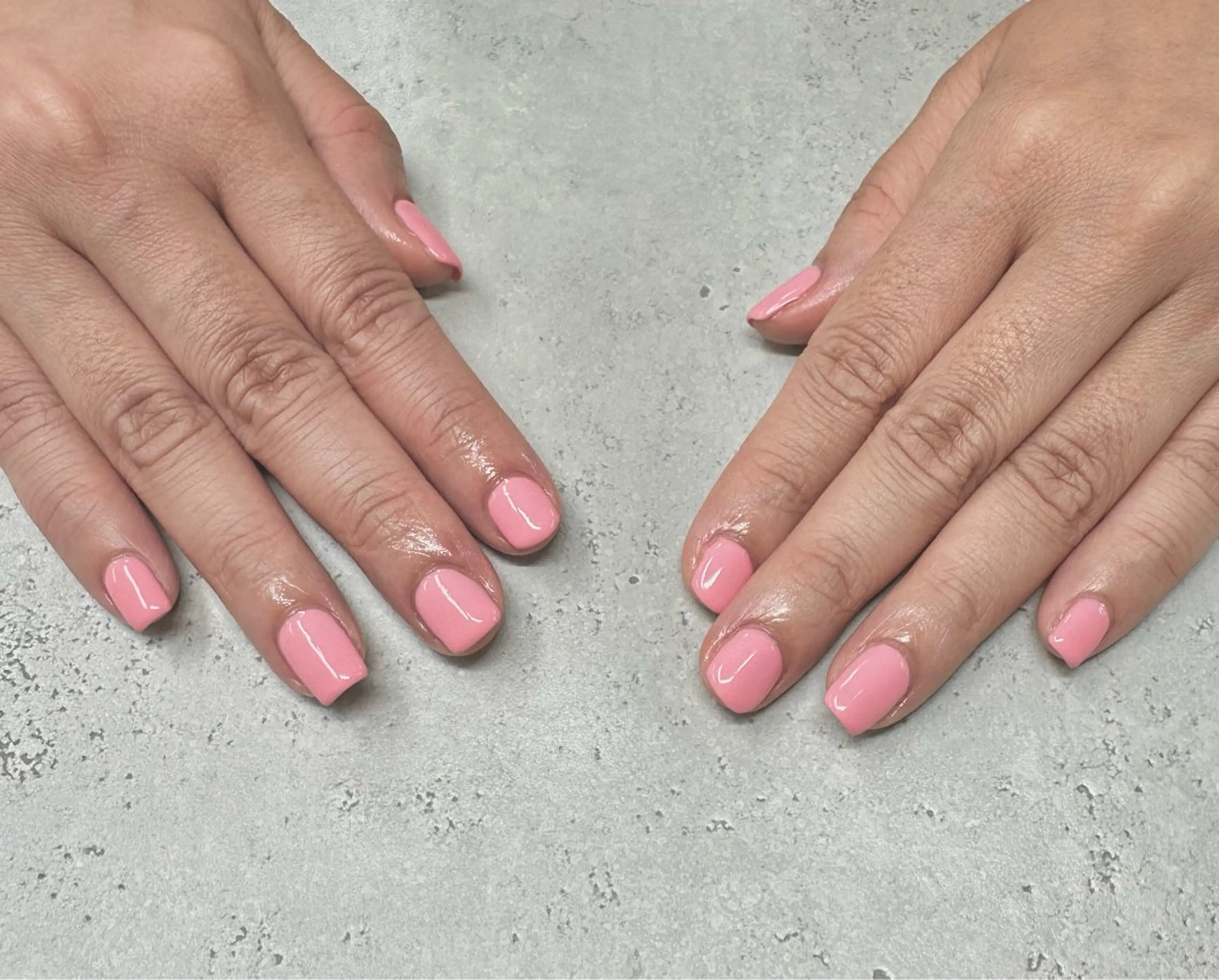 ネイル マハロネイルサロン横浜店所属・濱田 桃葉のネイルデザイン