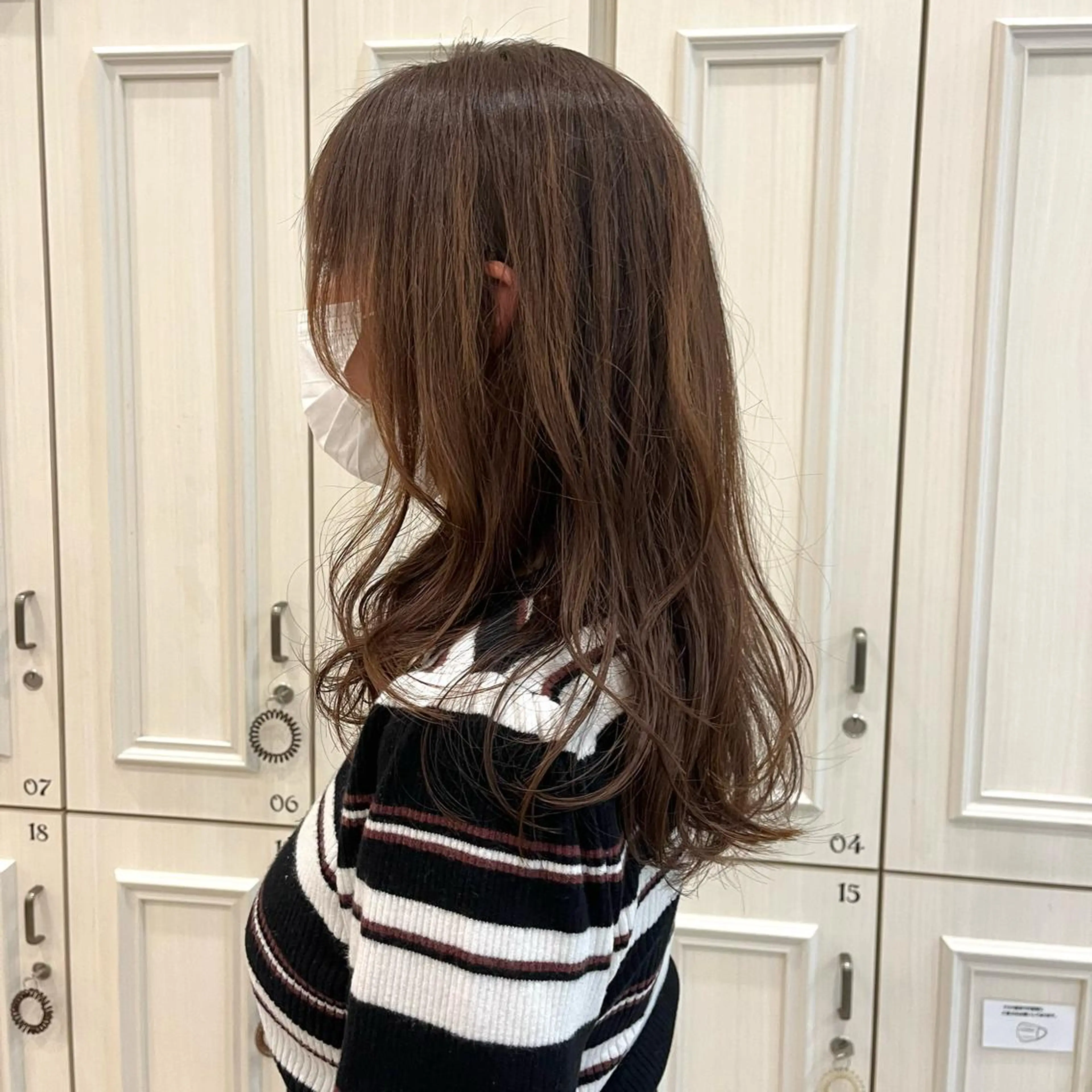 セミロング 大阪ウルフカット 🐺デザインカラーのヘアスタイル