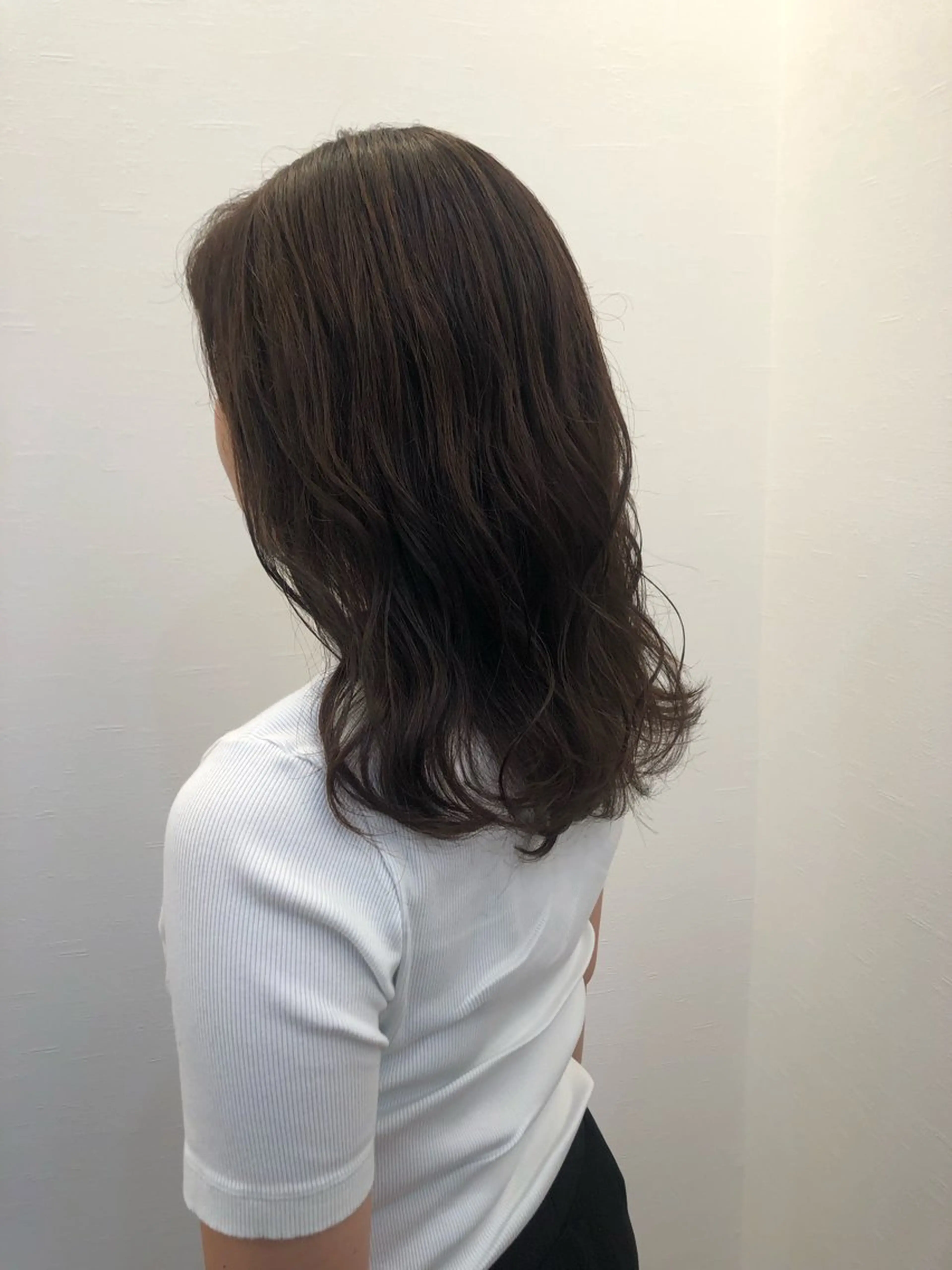 カラー Ruang所属・ツノガイ エリのヘアスタイル