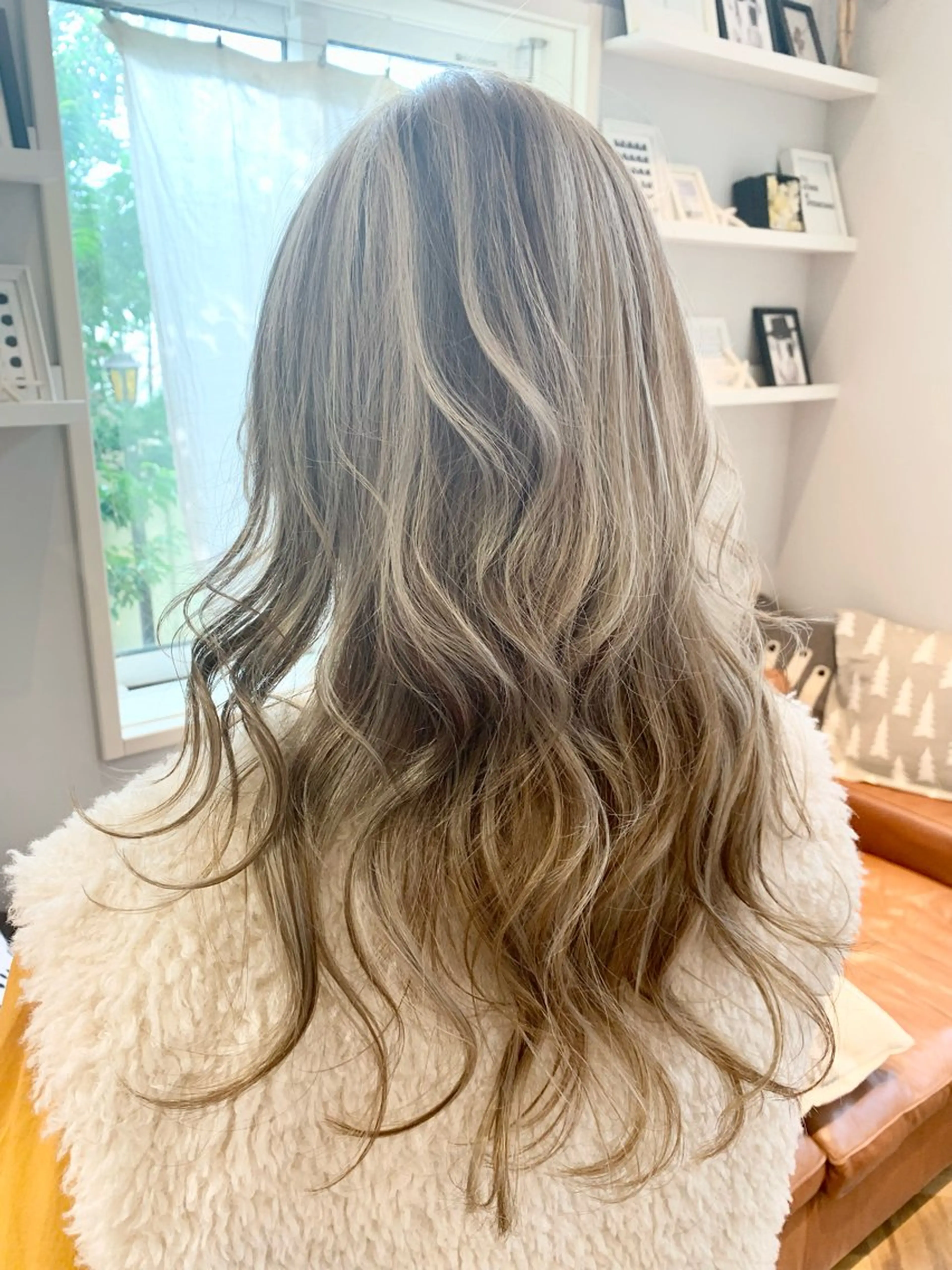 ロング ハイライト ロング 幡野 葵のヘアスタイル