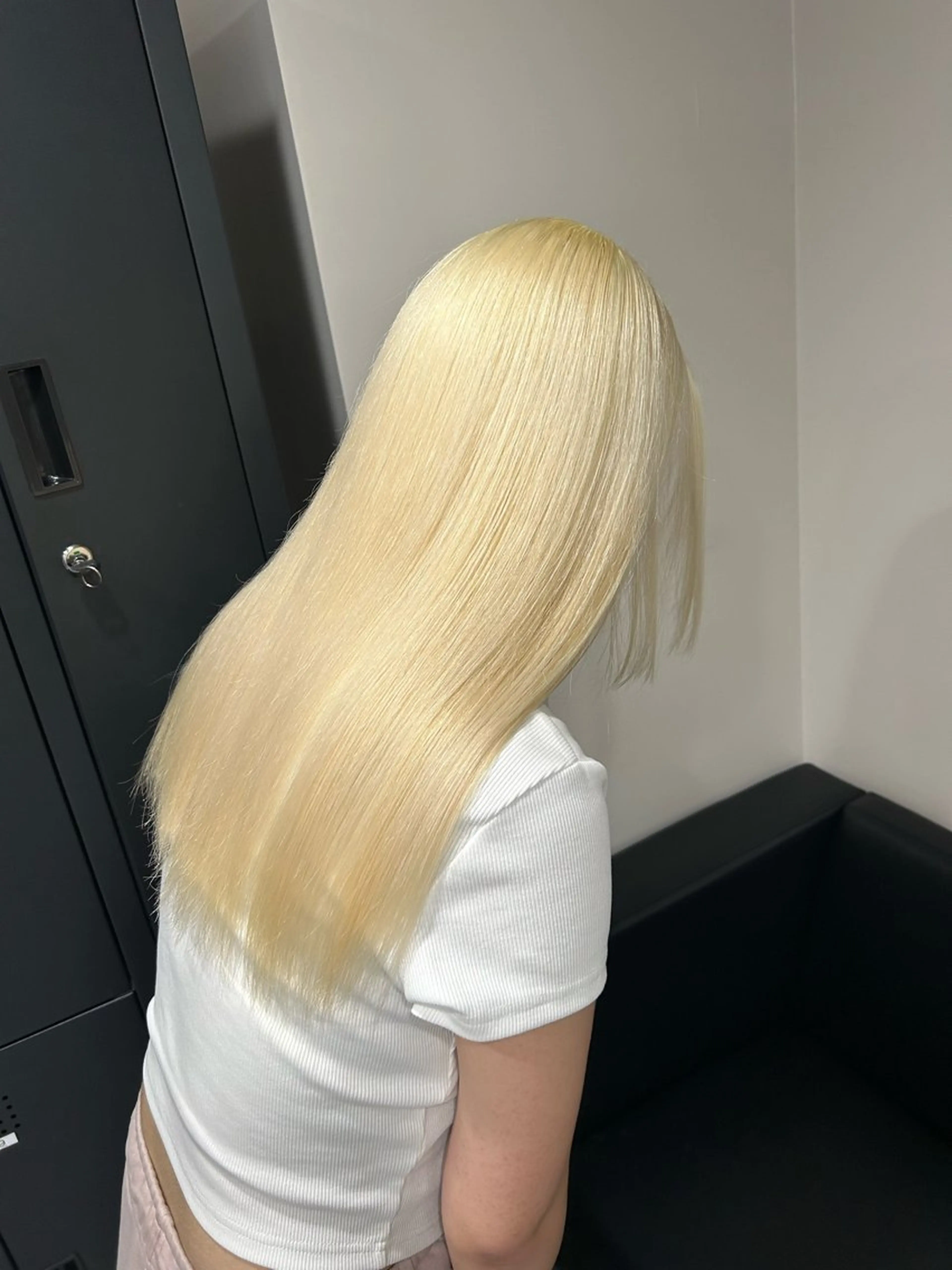 ロング カラー 抜きっぱなしブロンド ブロンド カット ヘアカラー トリートメント Beleza 渋谷所属・Kazusa/渋谷/ エクステ/ハイトーンのヘアスタイル