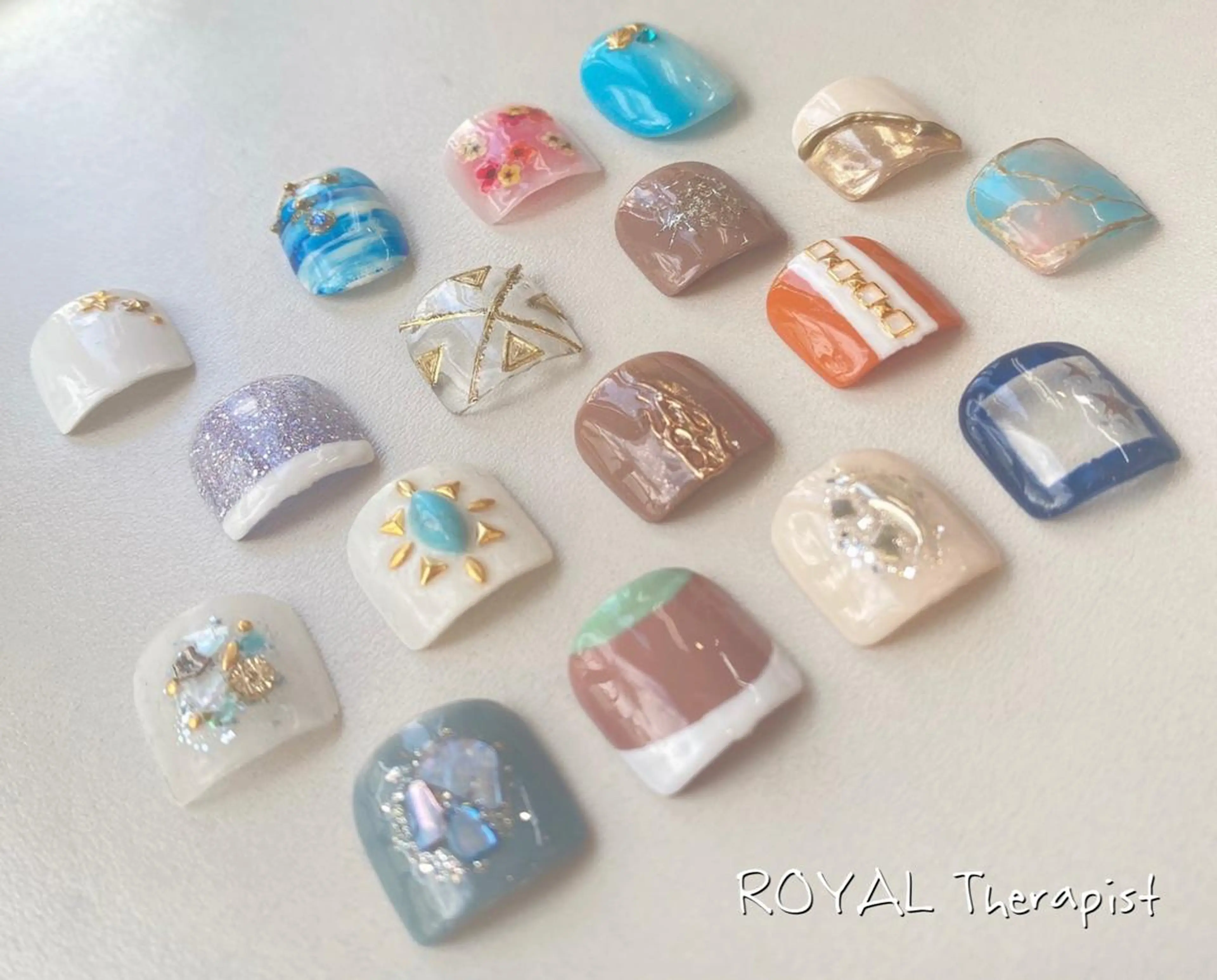 ネイル フットネイル 【尾下】 ロイヤル•セラピストのネイルデザイン